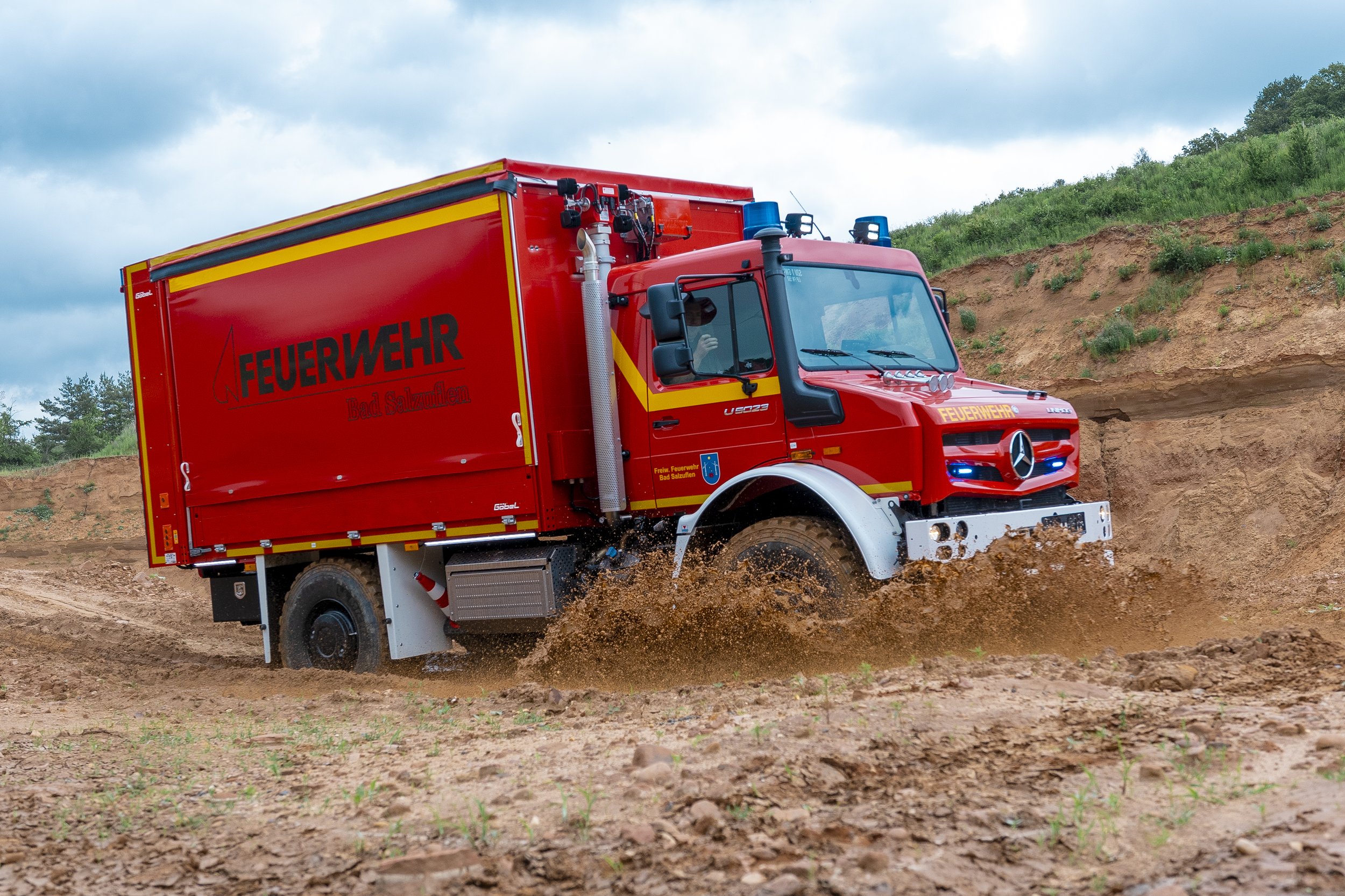 Mercedes Benz Unimog Aufbau für Feuerwehr Bad Salzufen durch Göbel Fahrzeugbau.
