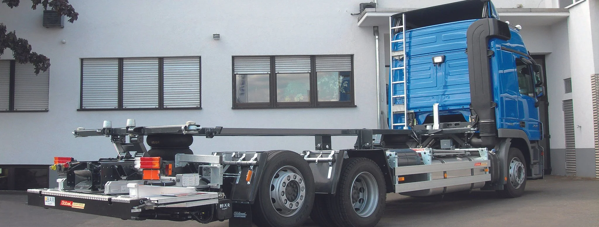 Airlifter auf Mercedes Benz LKW aufgebaut von Göbel Fahrzeugbau