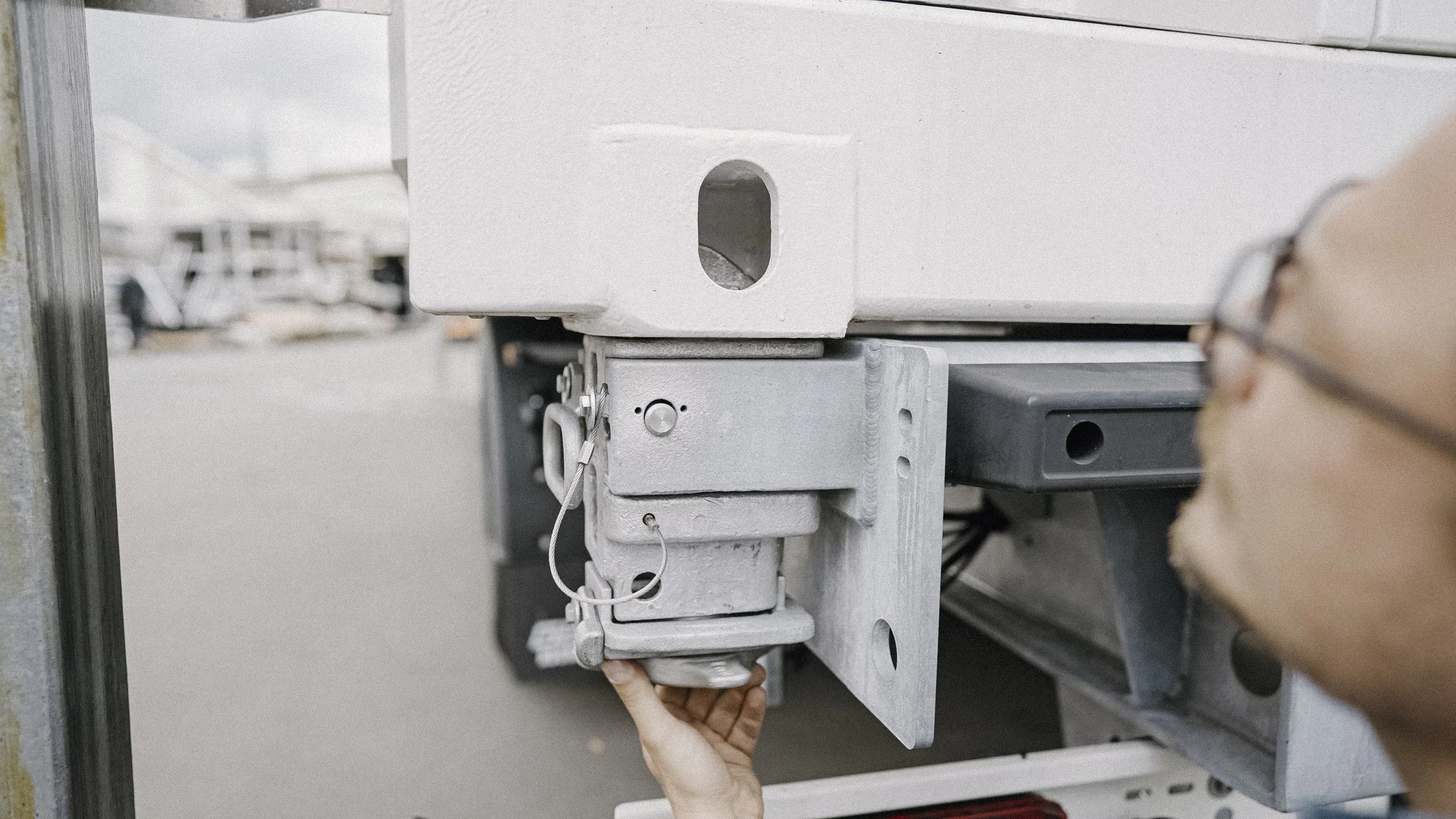 40'' Container MUBE produziert von Göbel Fahrzeugbau Außenansicht Locksystem