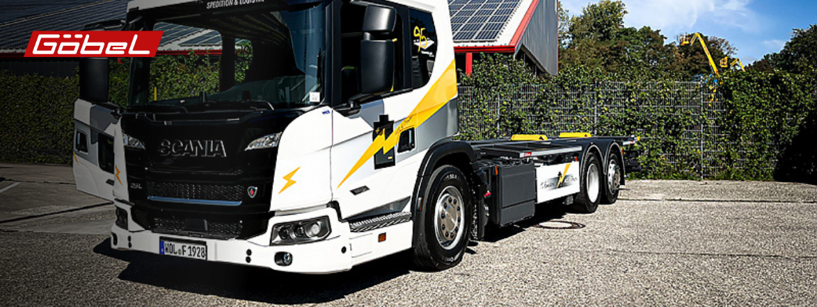 Scania mit Hydralifter von Göbel Fahrzeugbau