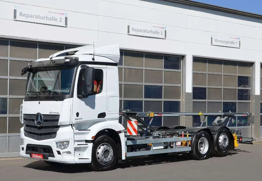 MB ACTROS - HYDRALIFTER 568 KSEG mit Sattelkupplung und div. Zubehör