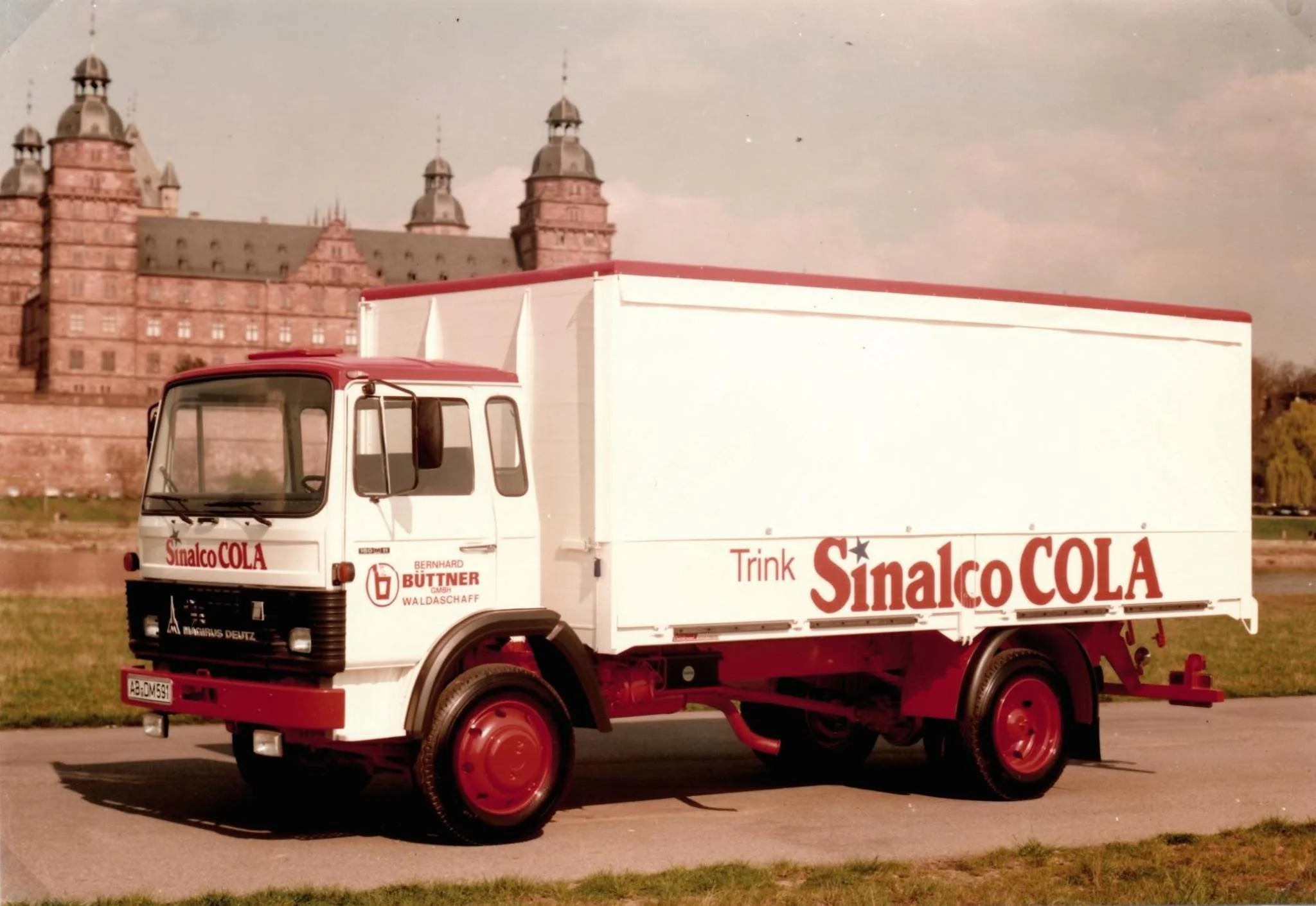 Sonderanfertigung von Göbel für Sinalco Cola