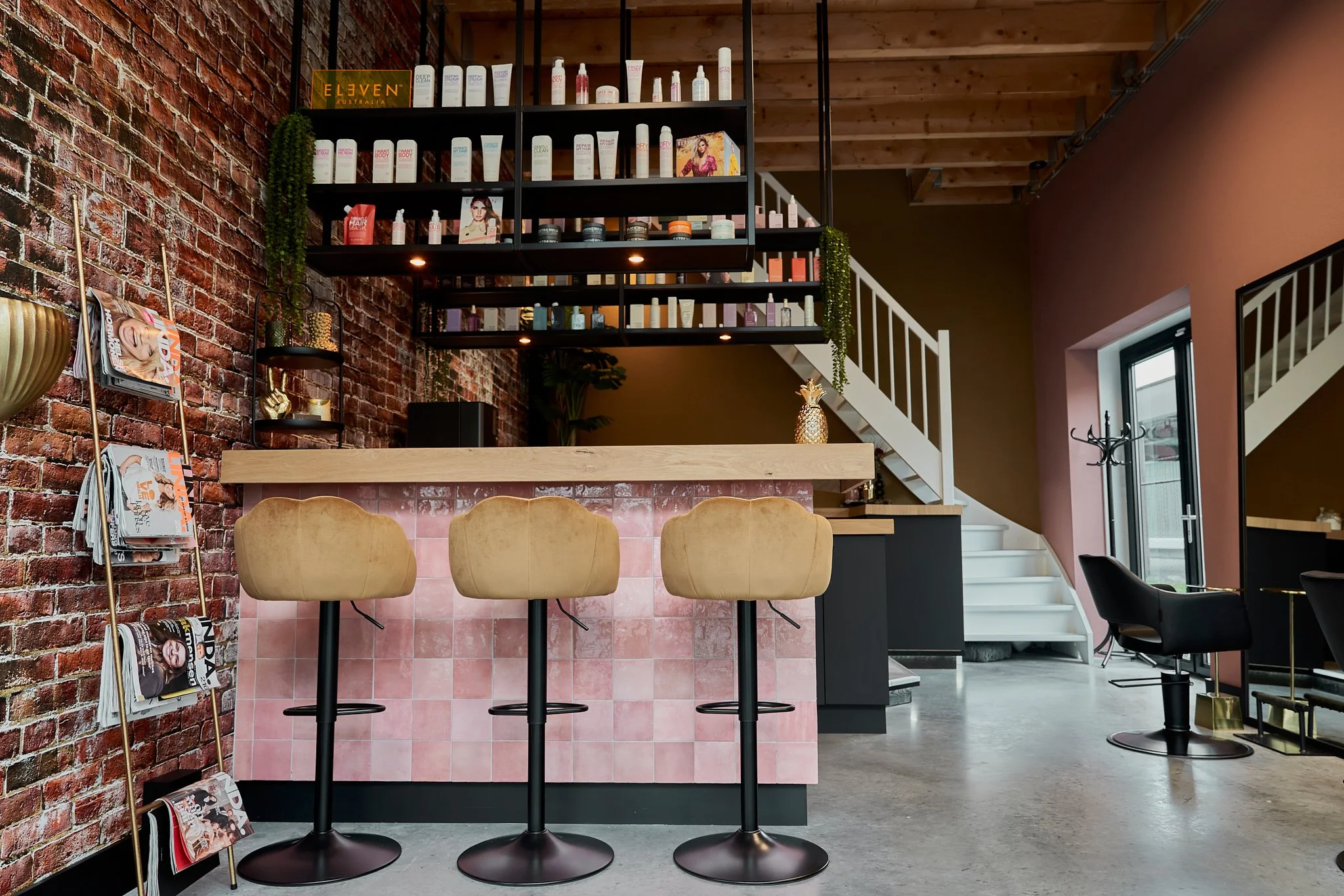 vookhaarbar_business_website 121.jpg