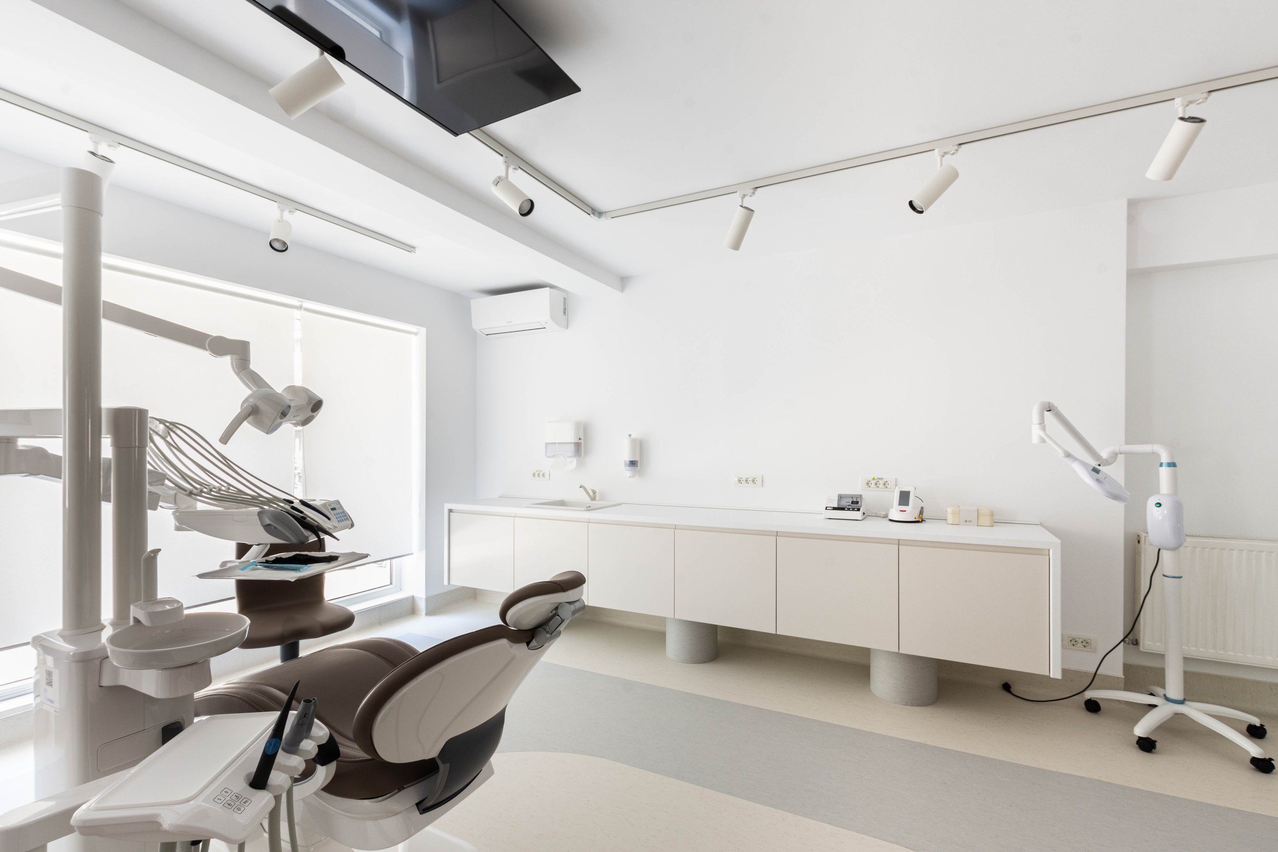 Cabinet stomatologic modern complet echipat în clinica MoonDent din Cotroceni