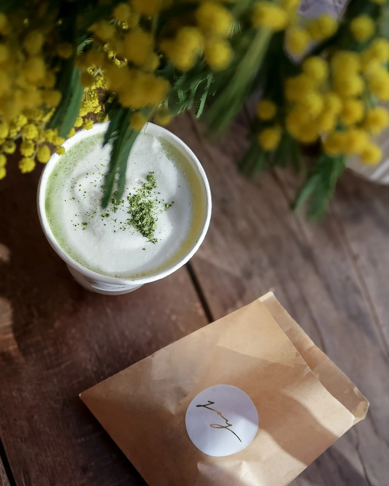 Happy Monday 💛

La couleur chez Joy 🫰🏻
Que ce soit dans nos bols, nos tasses ou nos assiettes,
elle raconte les saisons, l&rsquo;&eacute;nergie du v&eacute;g&eacute;tal et la joie de bien manger.

&Agrave; d&eacute;guster pour illuminer vos journ&