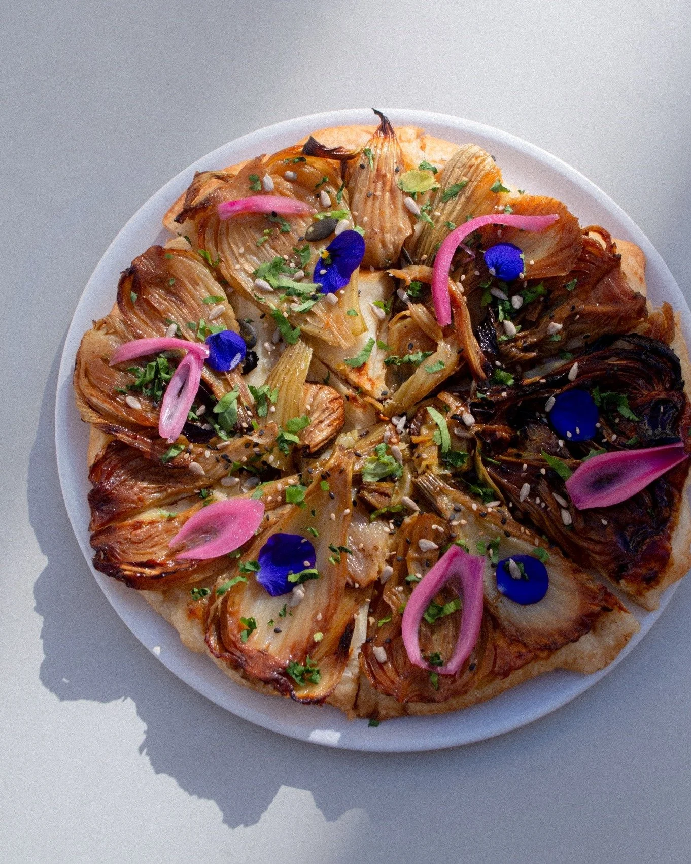 La valse des saisons ✨

Chez Joy, toutes nos cr&eacute;ations sont vegan &amp; sans gluten, nos menus suivent les saisons par conviction : respecter les cycles naturels, soutenir une agriculture responsable; biologique et proposer une cuisine qui nou