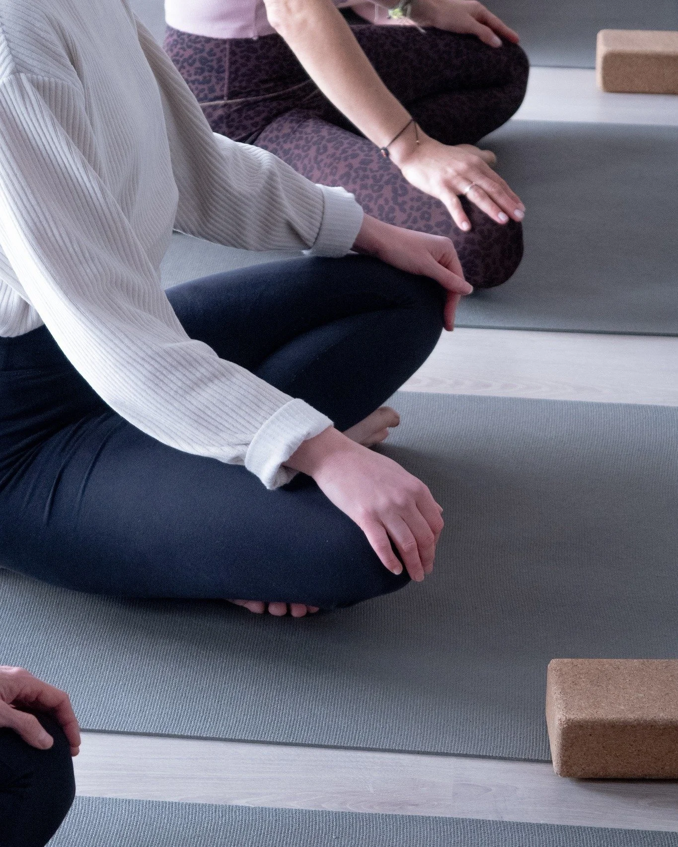 Le studio de yoga reste ouvert ✨🚧

Pendant les travaux de rafra&icirc;chissement du b&acirc;timent c&ocirc;t&eacute; caf&eacute;, le studio de yoga, pilates, sculpt reste ouvert. 
Vos cours ne sont pas impact&eacute;s, vous pouvez continuer &agrave;