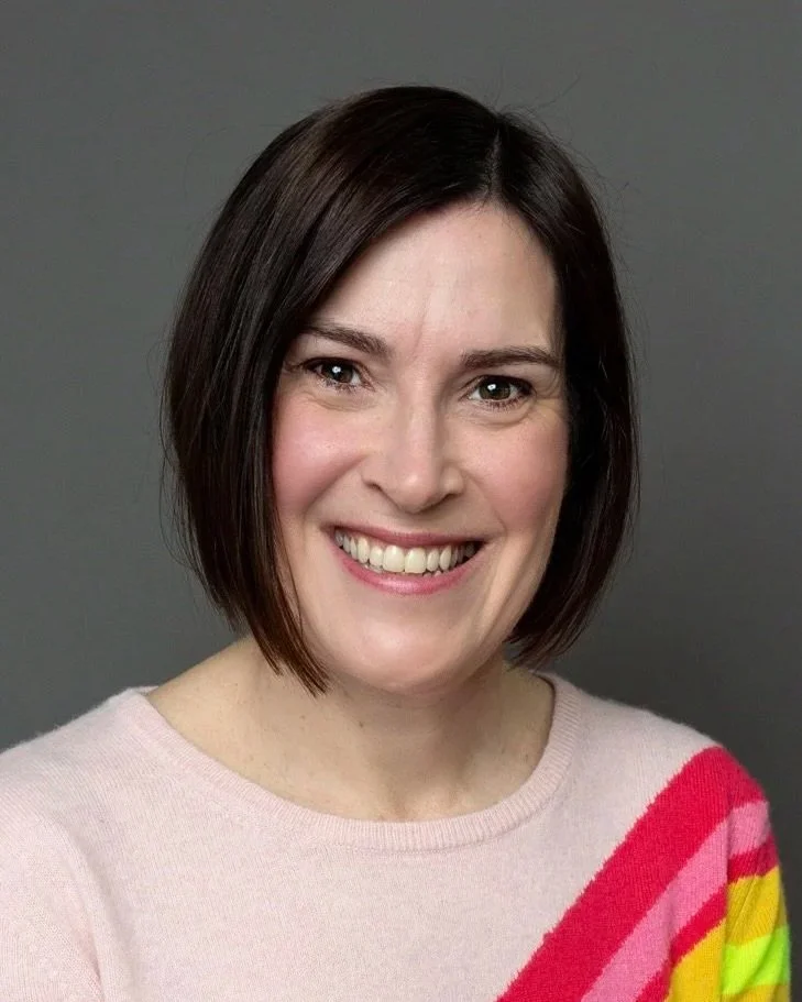 Here to Coach you Confident! - Julie Smith - Middling Along