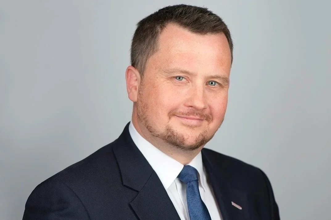 The importance of male allies at work - Leigh Walters-James - Middling Along