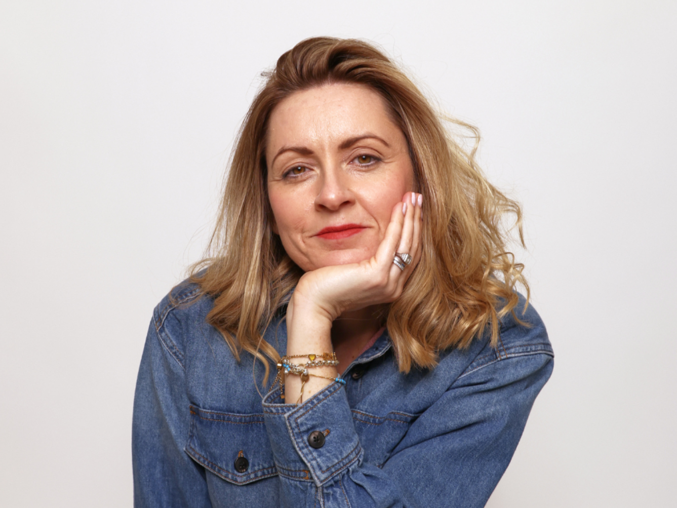 Good Girl Economics, redefining our worth and unlearning internalized misogyny - Nicky Denson-Elliott - Middling Along