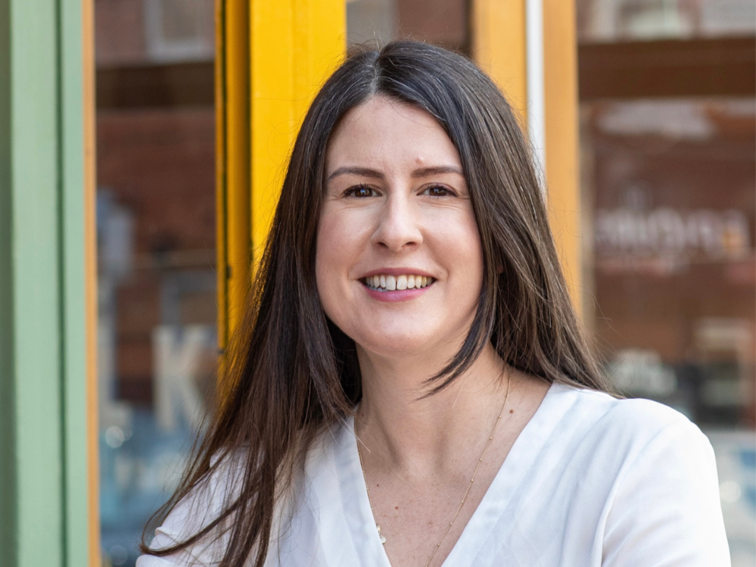 Navigating Burnout and Perimenopause - Rachael Chrystal - Middling Along