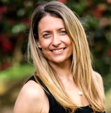 Kate Rowe-Ham on her journey to Own her Menopause and how you can too - Middling Along