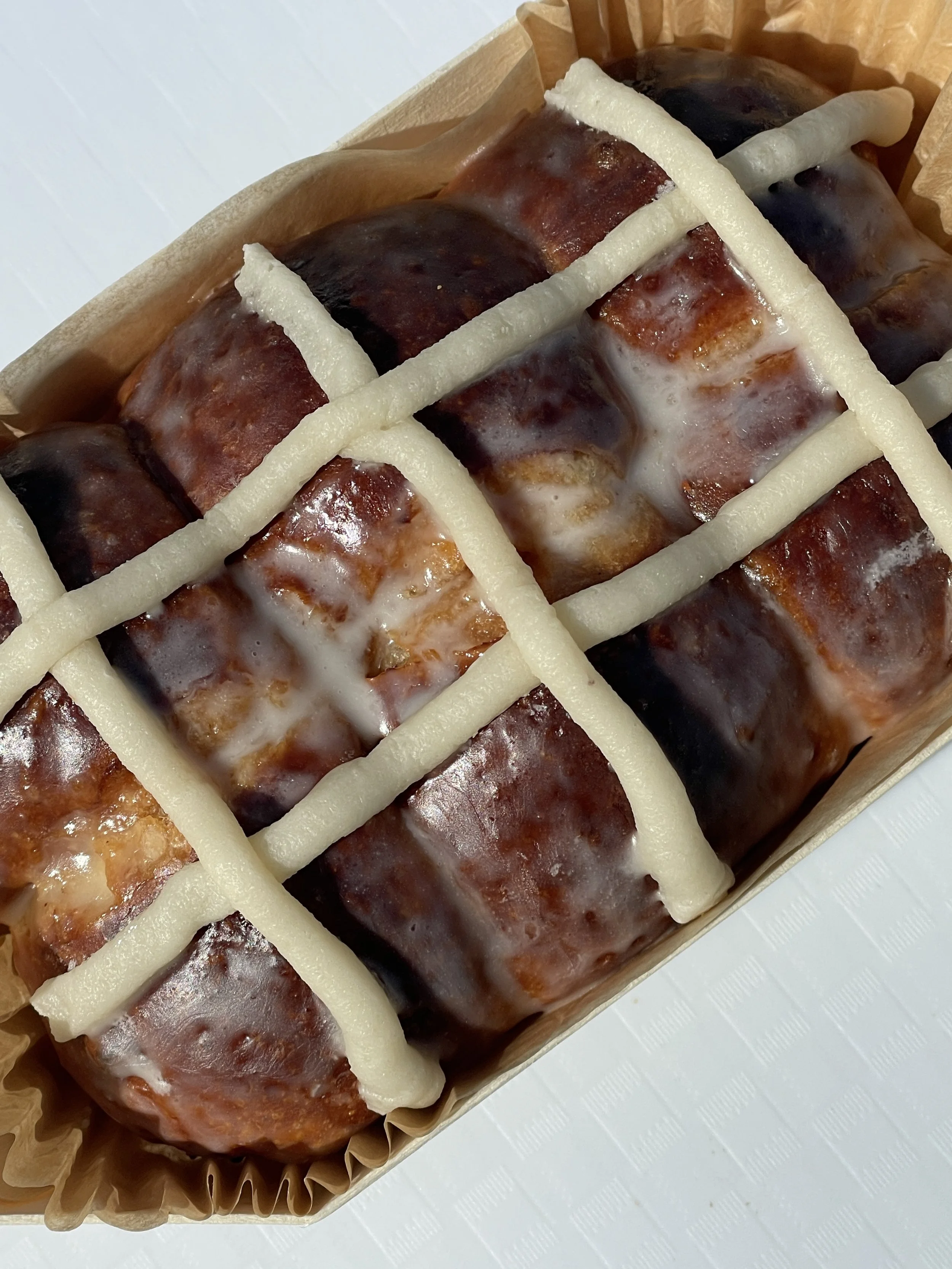 Hot Cross Buns (6 roll pack)