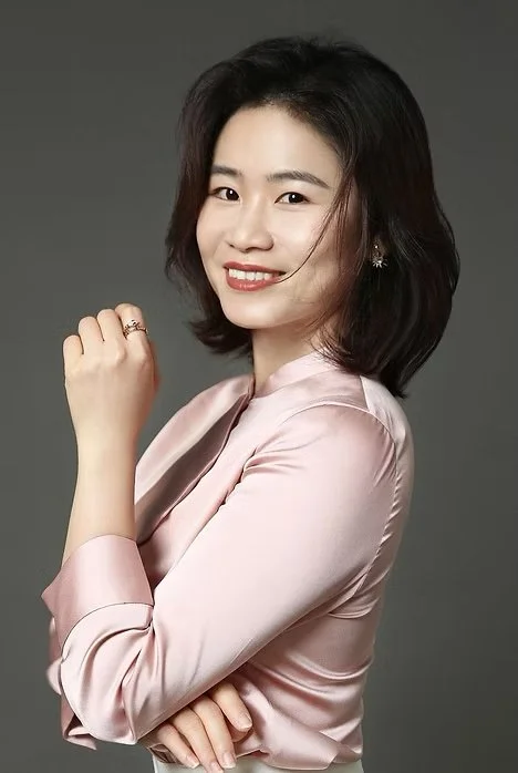 Headshot of Jieting (Jenny) Zhang.