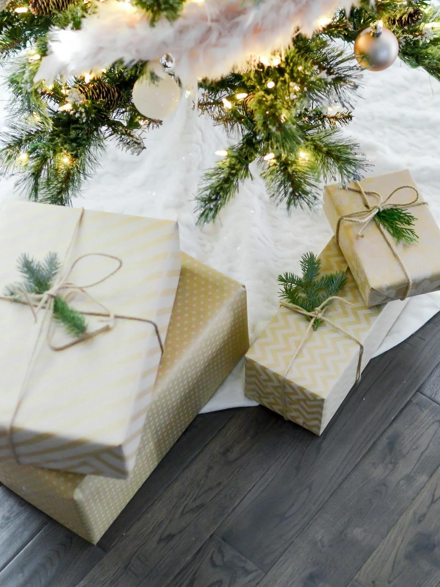 DECEMBER GIVEAWAY TIME! ✨
We&rsquo;re celebrating the holiday season by gifting spa goodies on select days all month long! 🎁💆&zwj;♀️❄️

Swipe through the carousel for all the details &mdash; how to enter, what we&rsquo;re giving away, and the dates