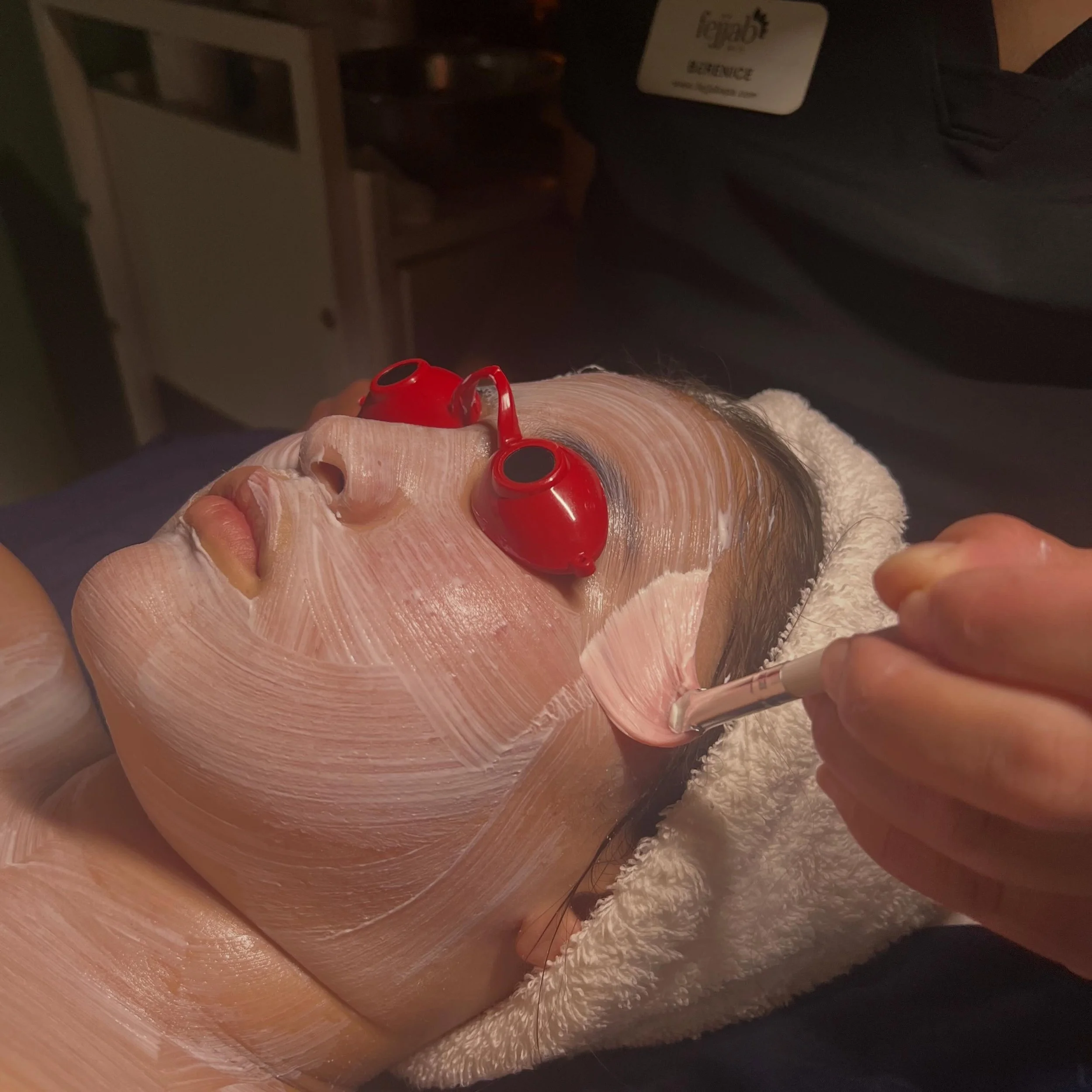 Teen Facial ✨

School&rsquo;s out, confidence in 🤍

Our 40-minute Teen Facial is designed to gently cleanse, balance, and support healthy skin while helping teens feel more confident in their own skin this summer 🌿

Perfect for breakouts, congestio