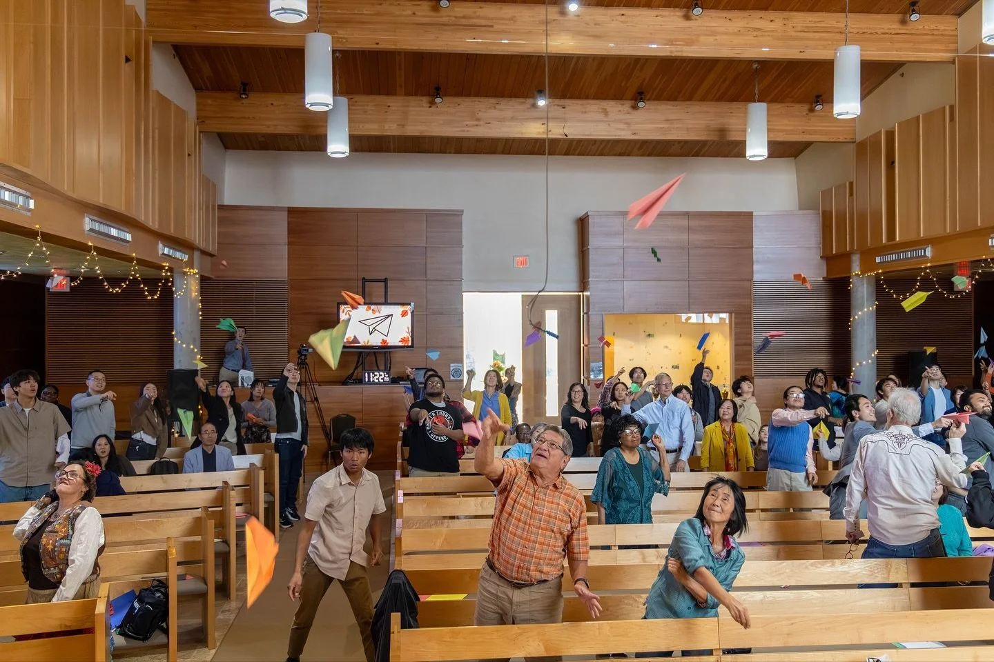 The DFW FAMILY CHURCH has successfully hosted their annual Fall Festival 🍂🍁🍂 Thank you to everyone who volunteered to make this possible and this year was filled with booths, activities, food, and amazing costumes 🤩💕🙌🏻 Happy Autumn everyone :)