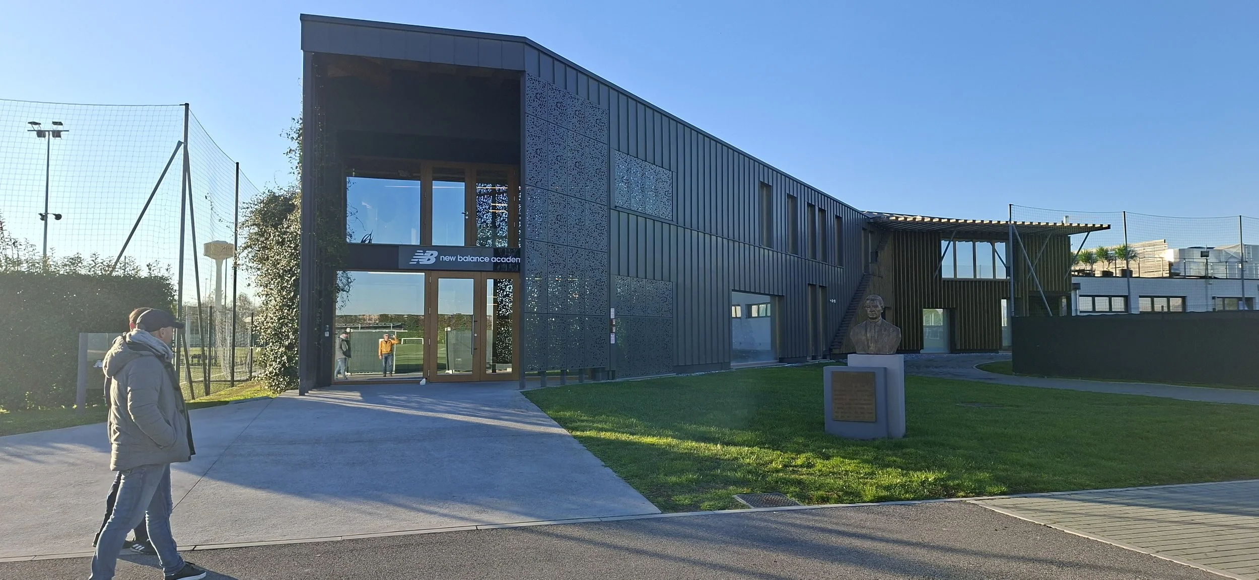 pisarne in fitnes akademija.jpg