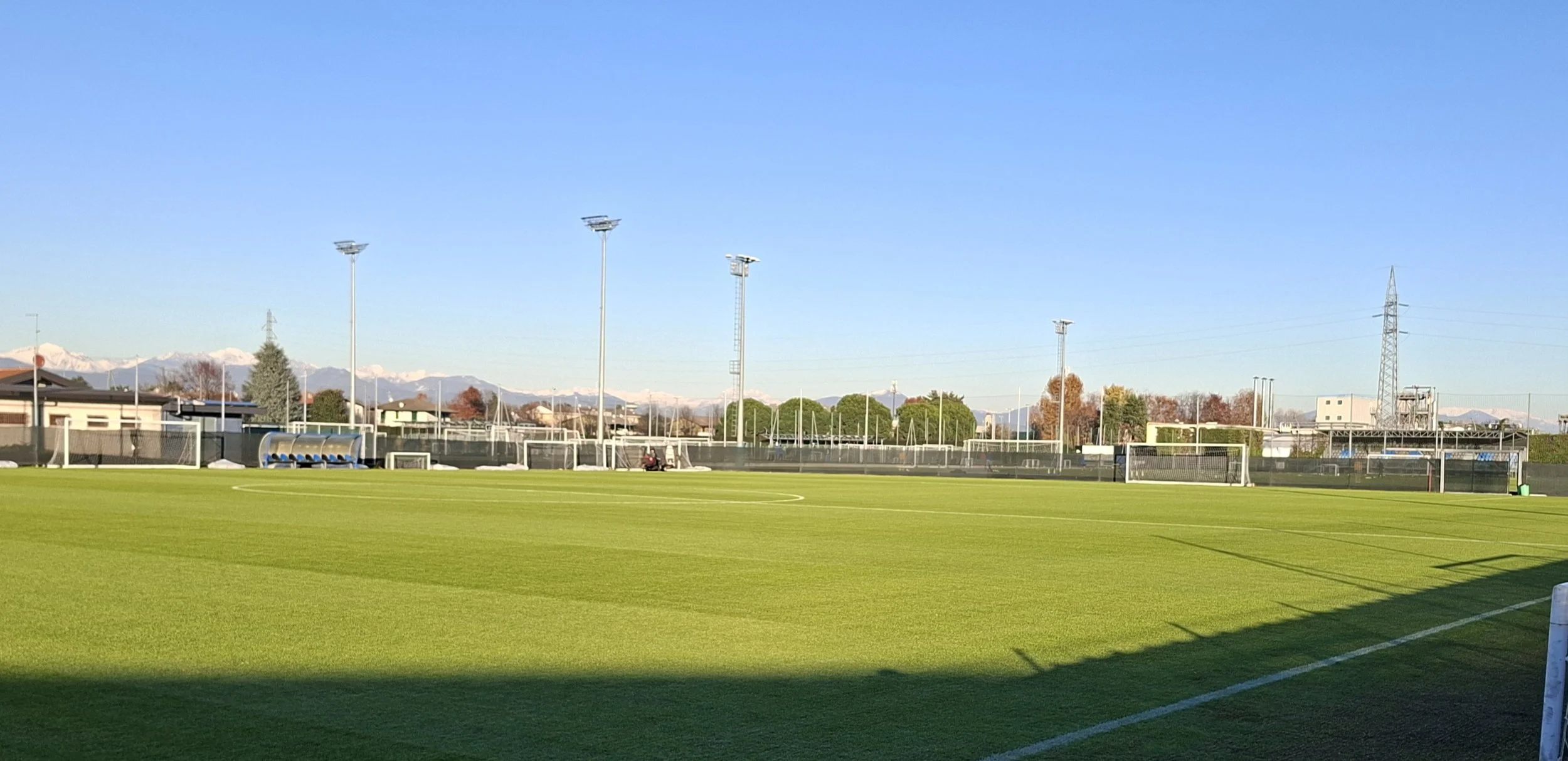 travnato igrišče primavera.jpg