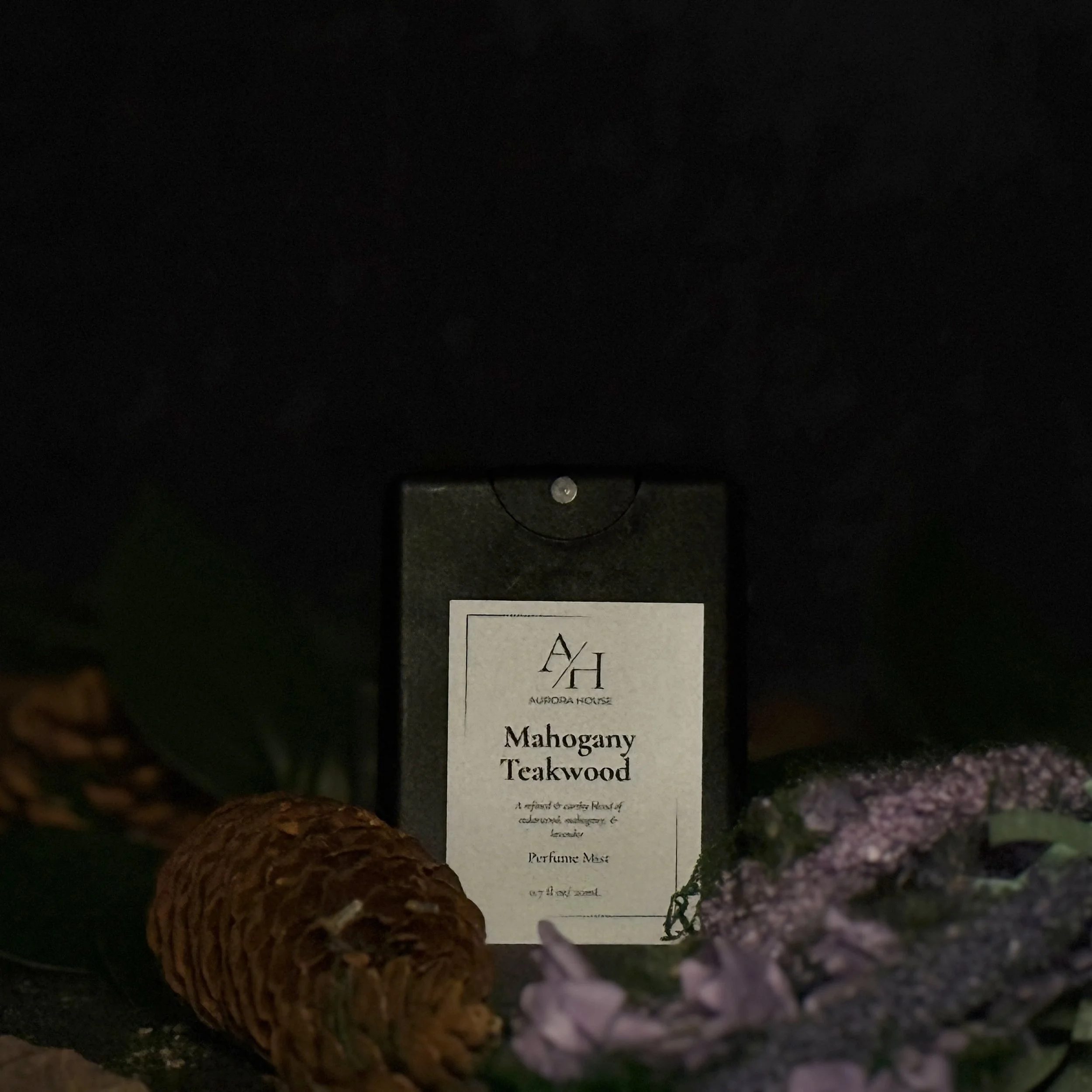 Aurora House Perfume mist MahoganyTeakwood with earthy accents and lavender sprigs