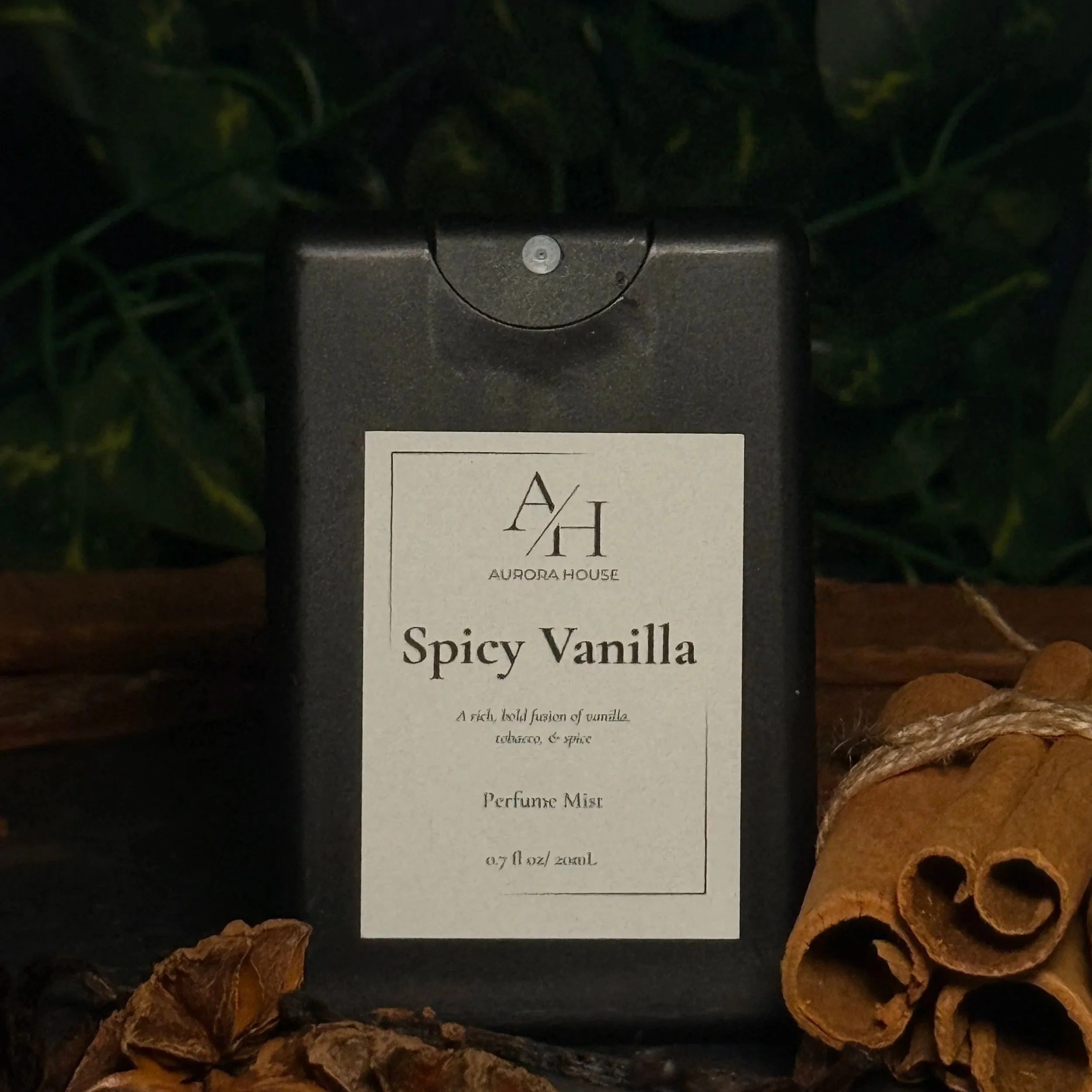 Aurora House Perfume mist Spicy Vanilla with cinnamon sticks and vanilla beans