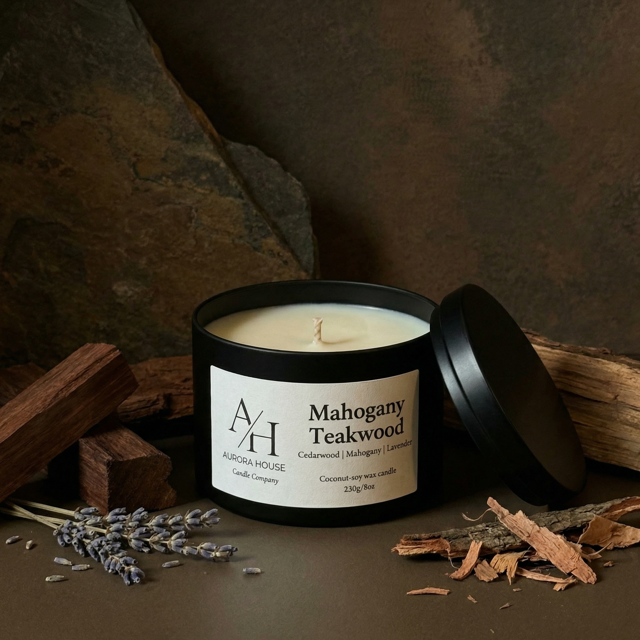 Mahogany Teakwood Candle.png