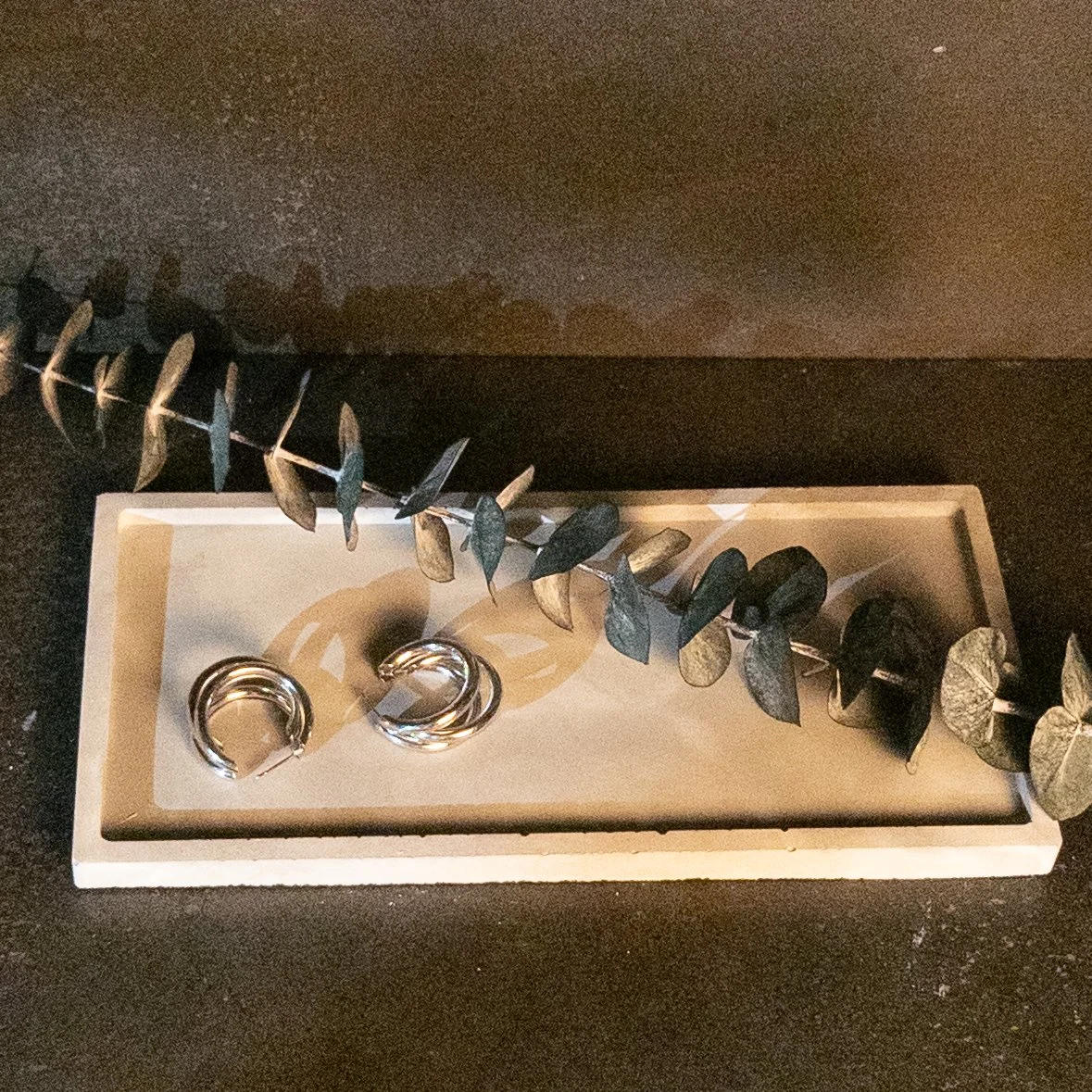 The Linea Tray