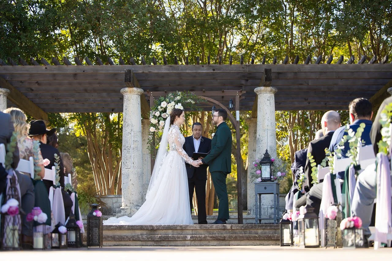 A Super Fun &amp; Personal Wedding at Garey House