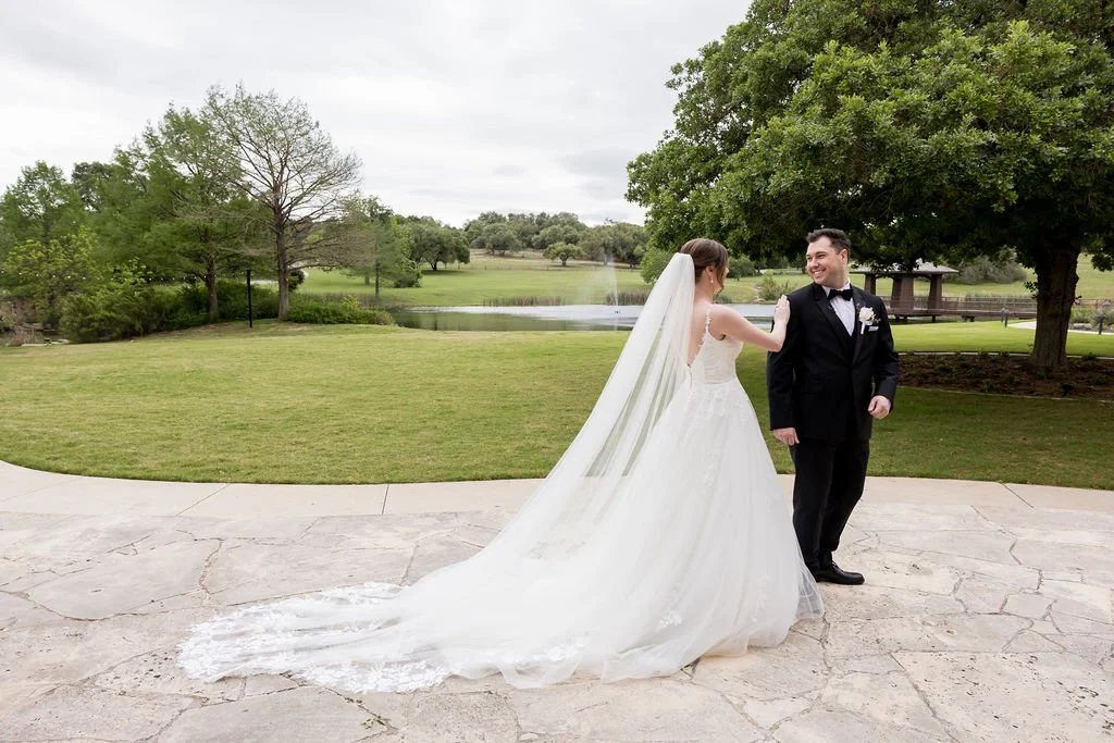 Bride and Groom First Look- ATXweddingPhotographer--7.jpg