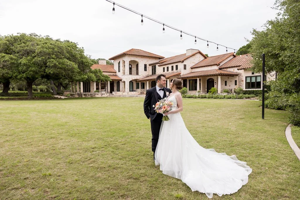 Couple in Lawn - ATXweddingPhotographer--12.jpg