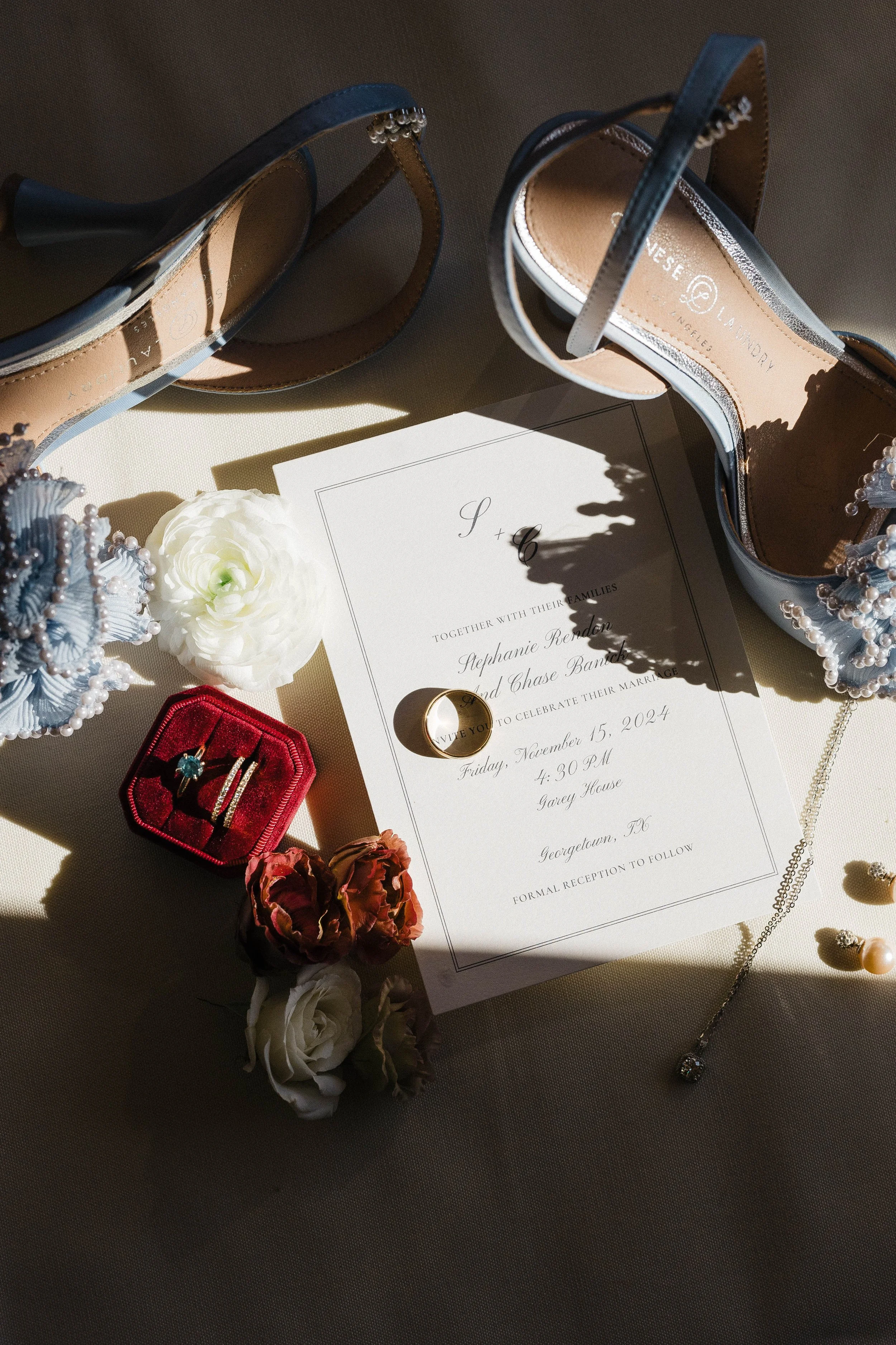 Sunlight shinning on Wedding details