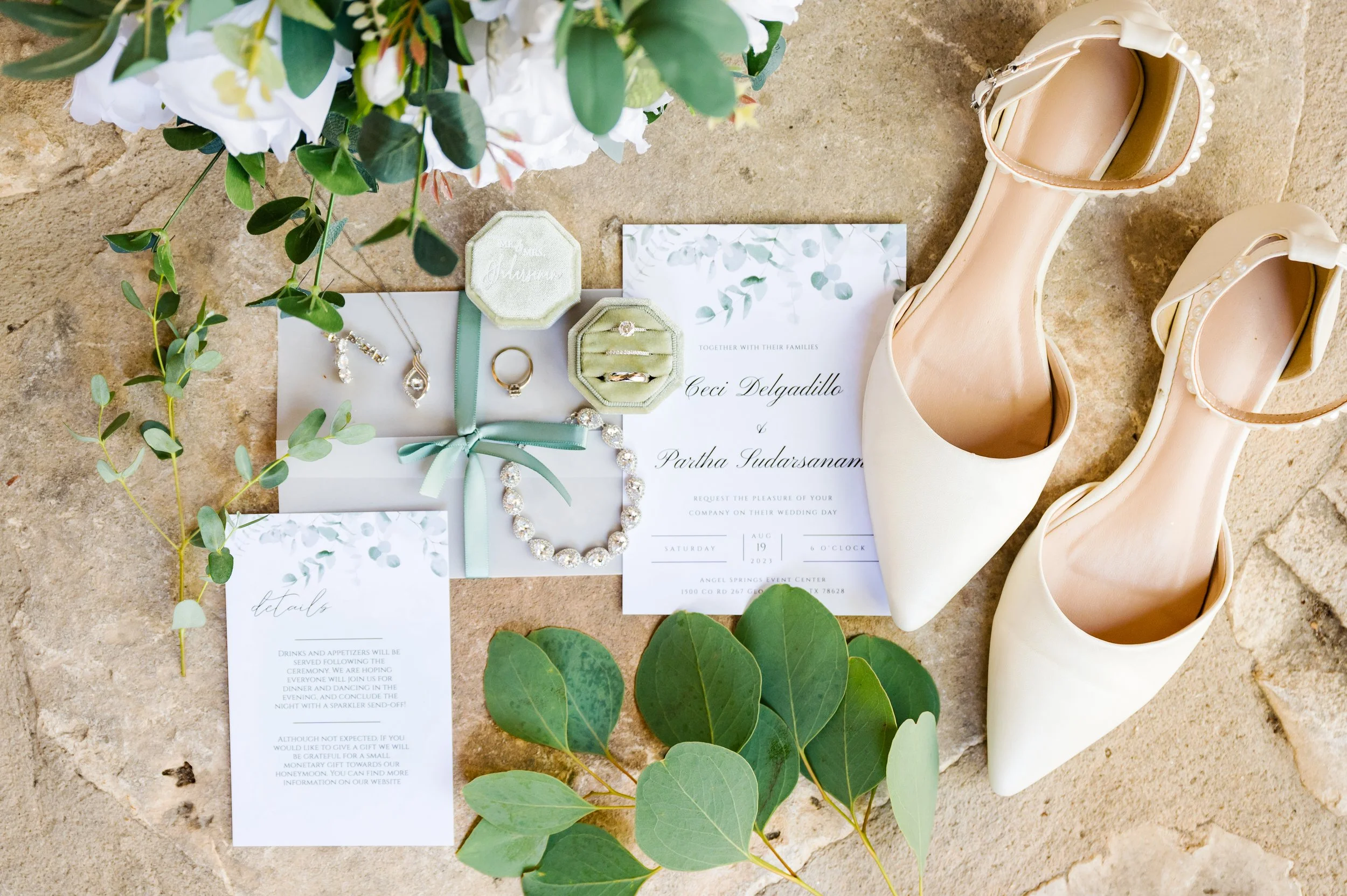Bridal details that are cream and green