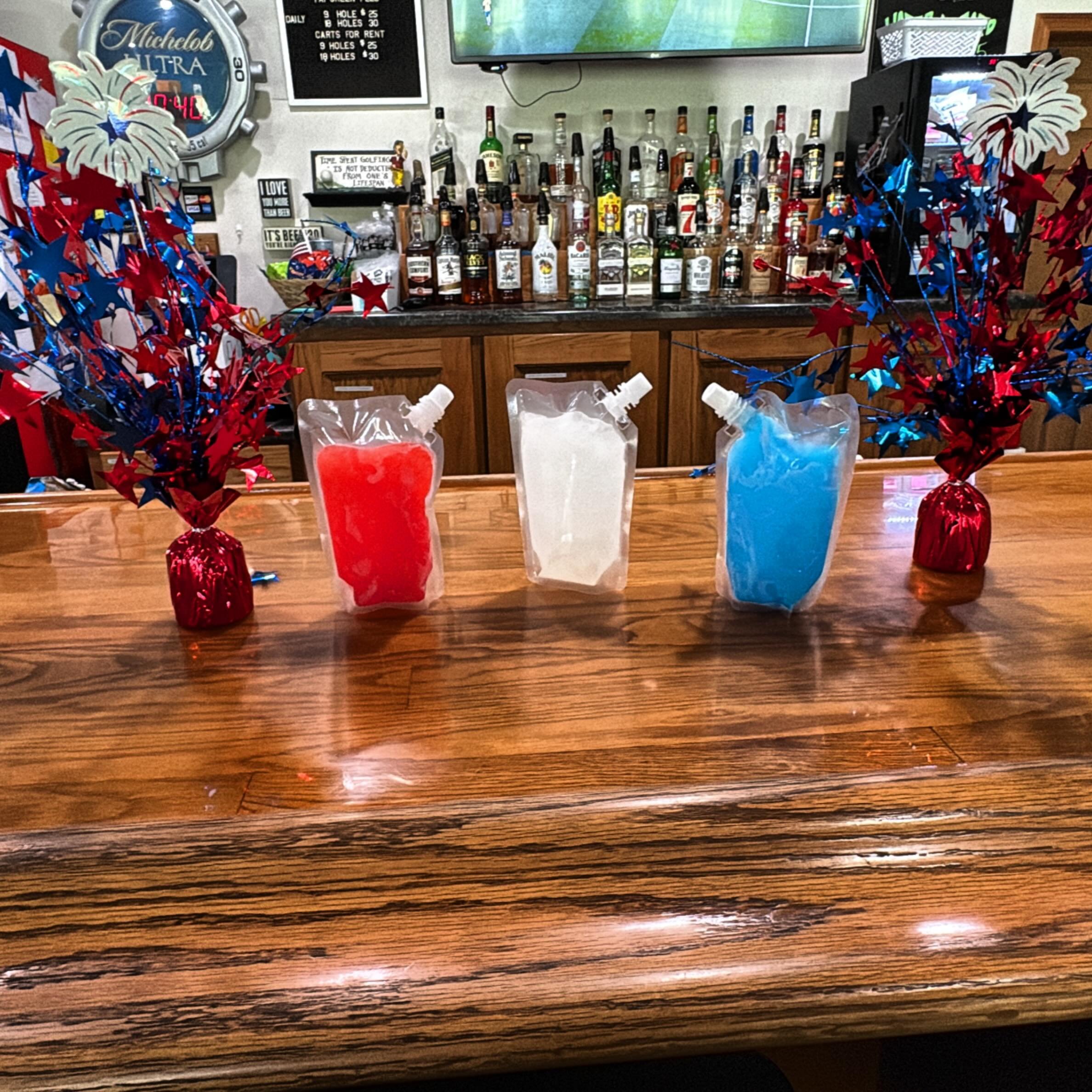 Want to beat the heat?! Join us in the clubhouse for some A/C and some Red, White, and Blue Juice pouches!🇺🇸 Must be 21+ to consume these juice pouches, as they have adult juice in them😉🥃 #golfaudubon