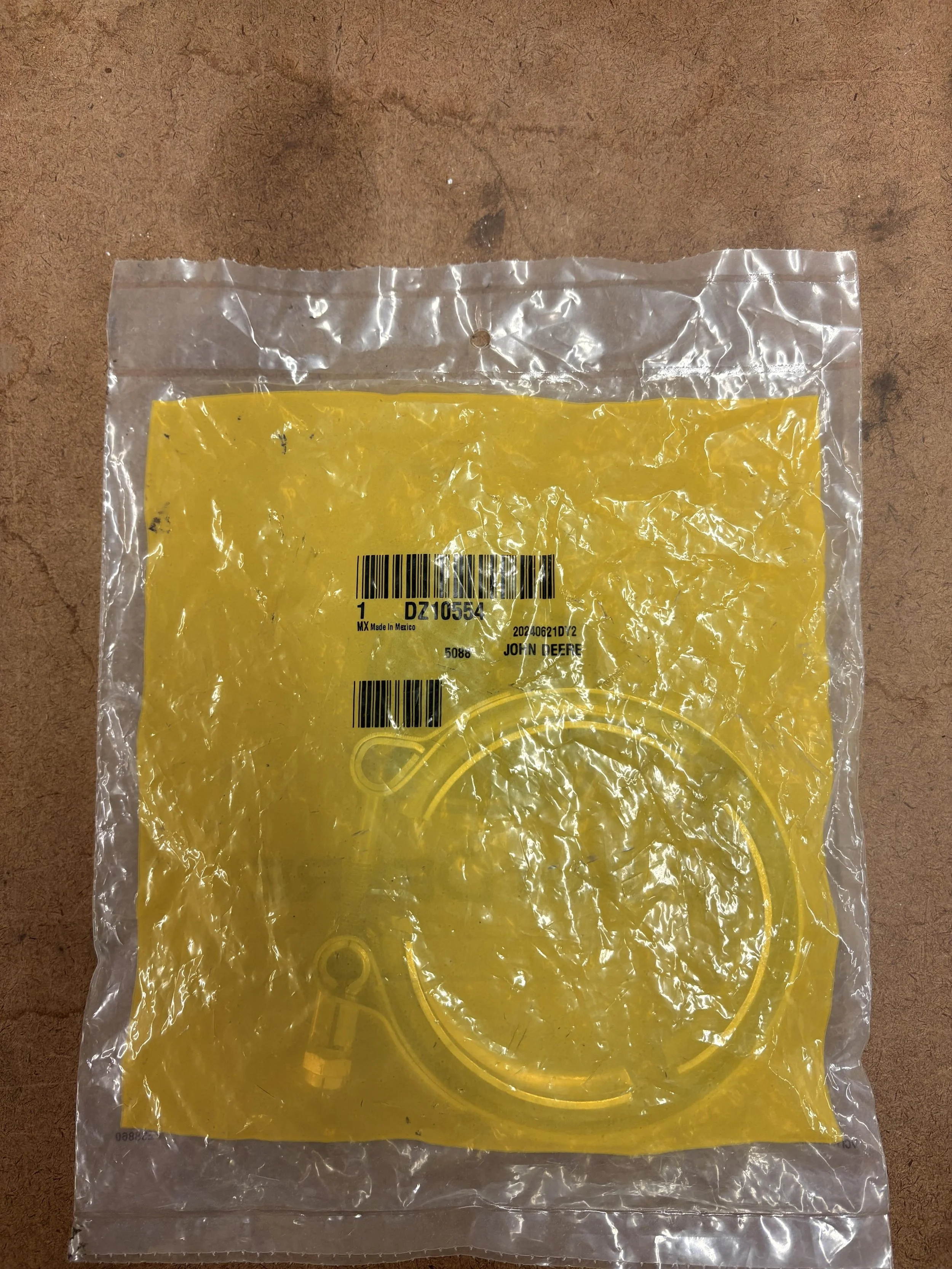 DZ10554 V-CLAMP-JOHN DEERE