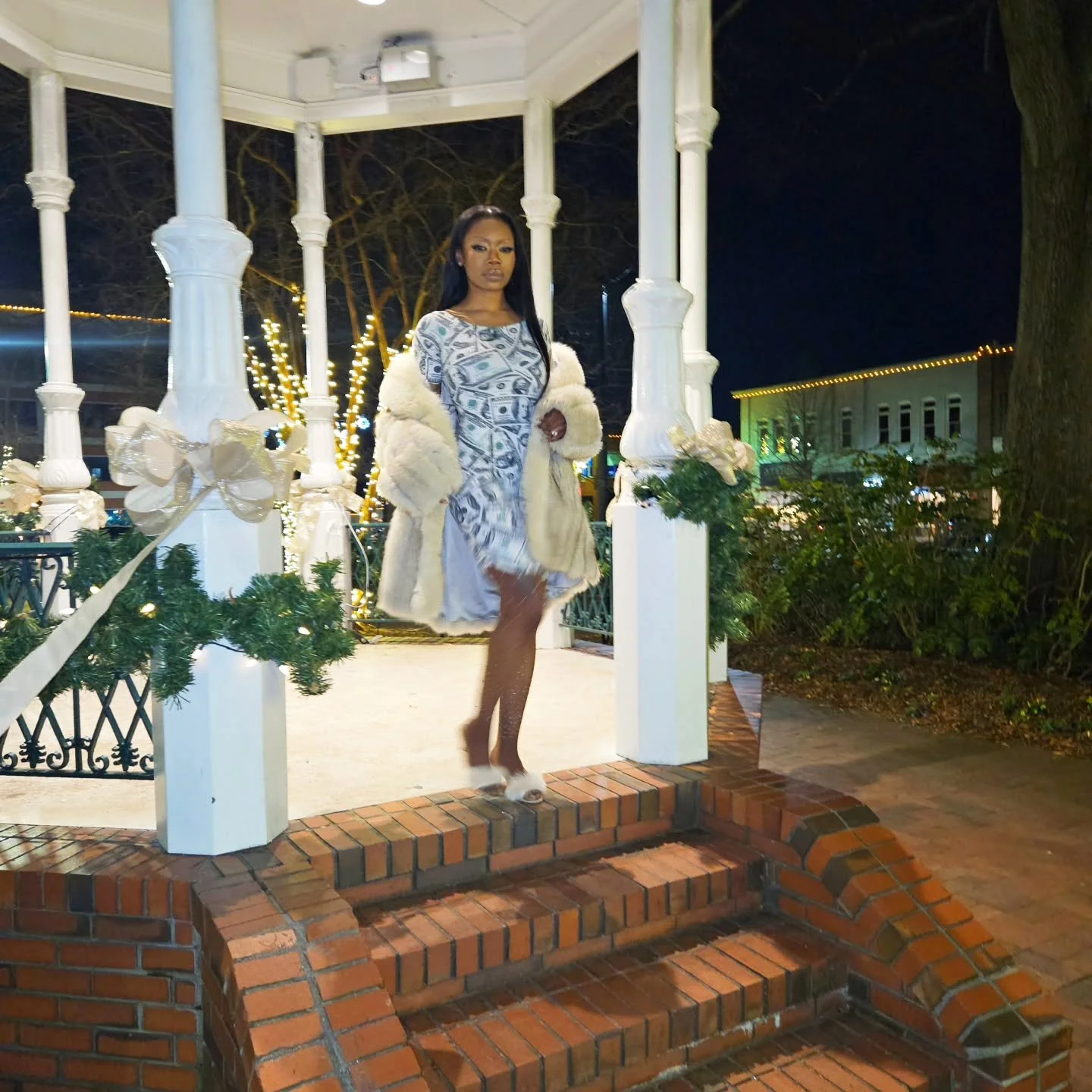 Walking into the New Year like 

#atlantaartist #atlantaart #money