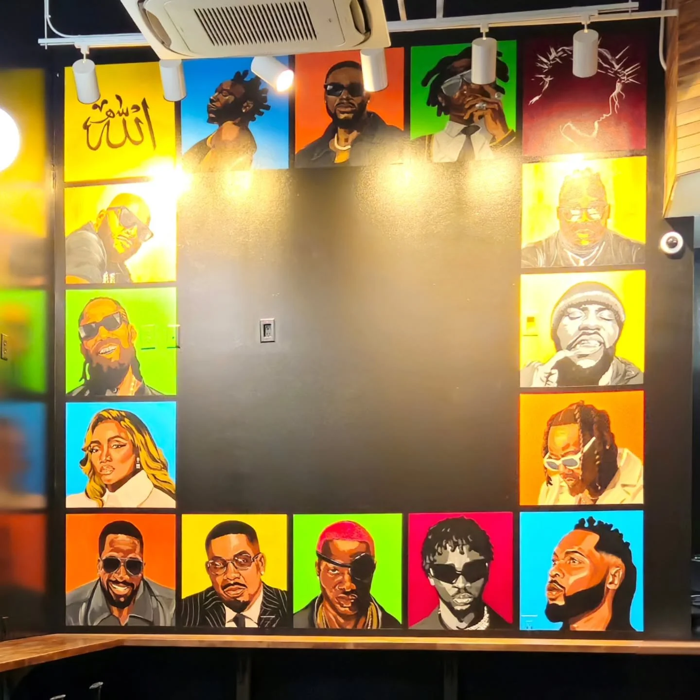 Finished! My latest mural is a full-on Afrobeat dream &mdash; a collage of pop-art portraits celebrating some of Nigeria&rsquo;s brightest music icons. 🎨🔥 Each slide is a little time capsule from blank wall &rarr; bold color &rarr; full vibe.

This