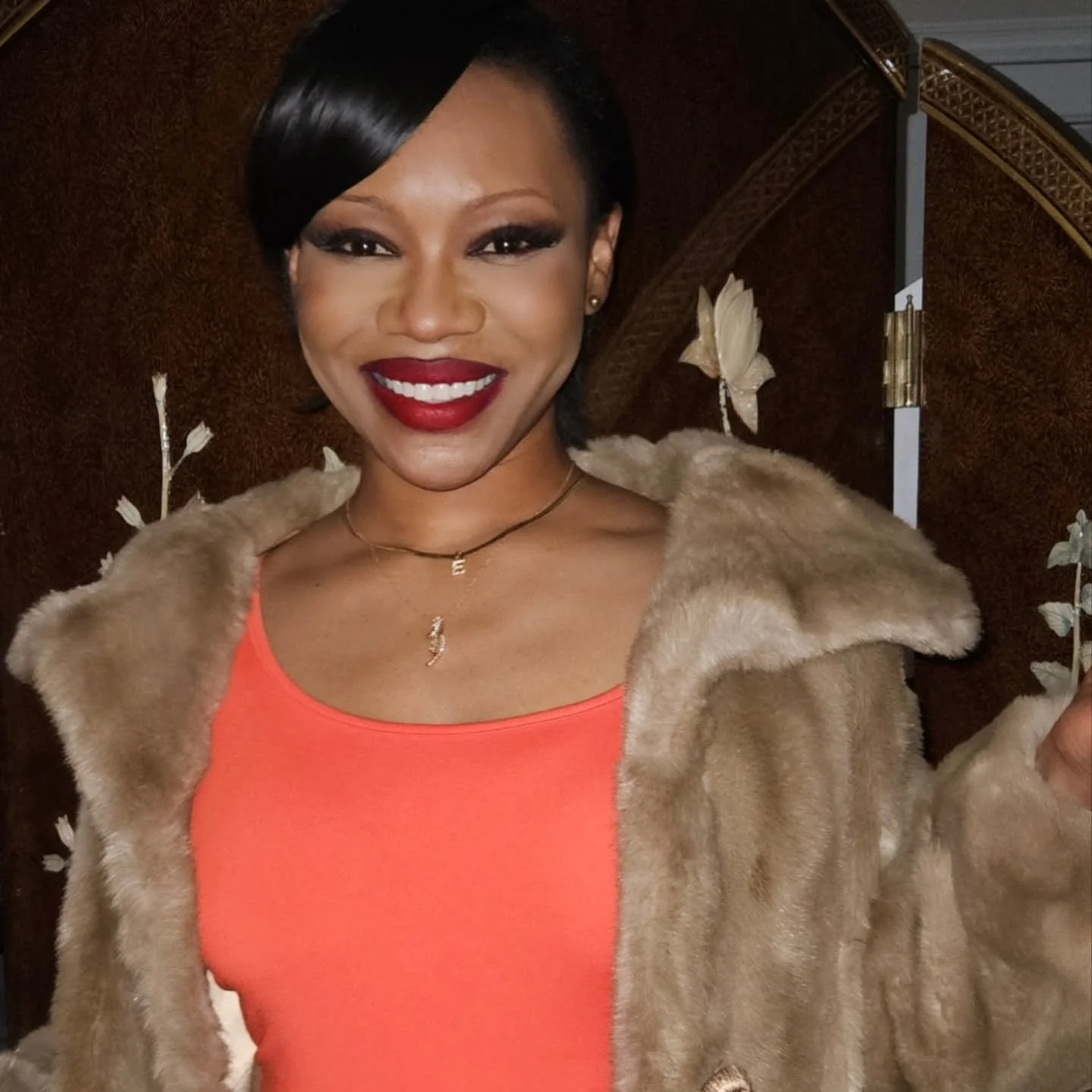 A color story 🖍

Red dresses, orange velvet dreams, rainbow palettes, matcha moods&hellip; and finally the mural that stole my whole week (in the best way).

Swipe through the spectrum&mdash;each slide is a little love letter to the colors that keep