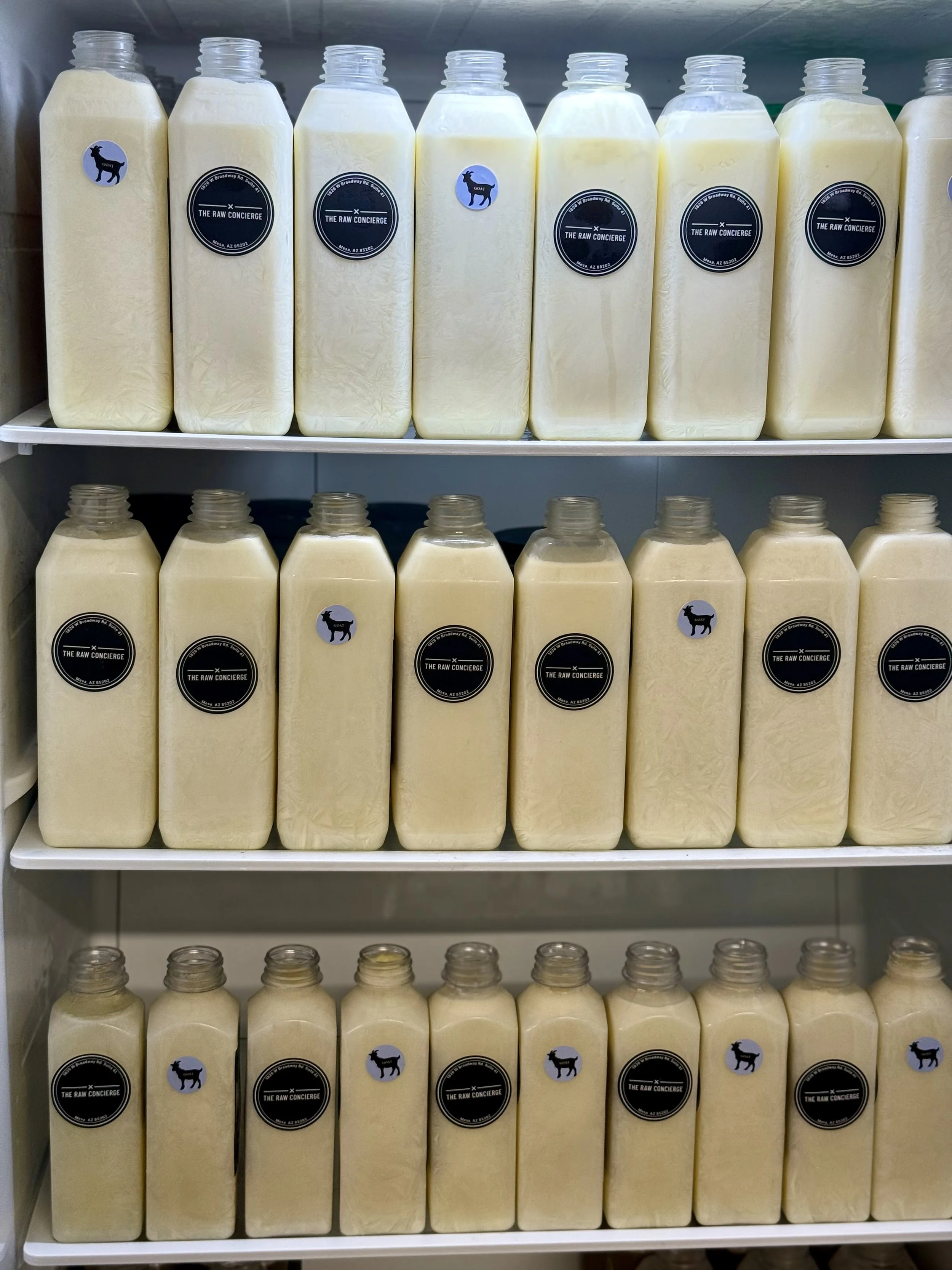 Raw Goat’s Milk for Dogs and Cats: Nutrient-Dense Pet Superfood