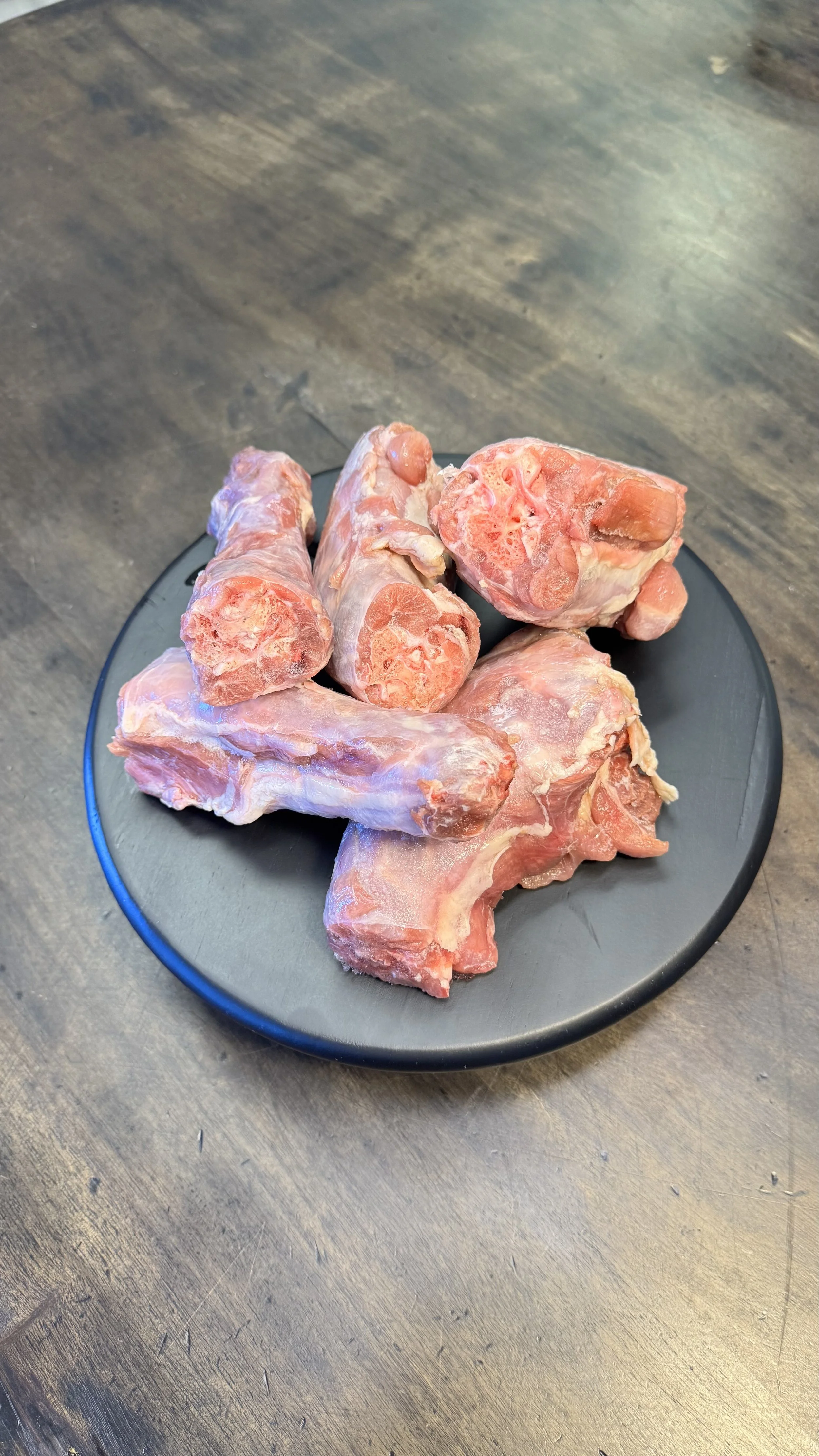 Raw frozen turkey necks – natural dental chew for dogs and cats