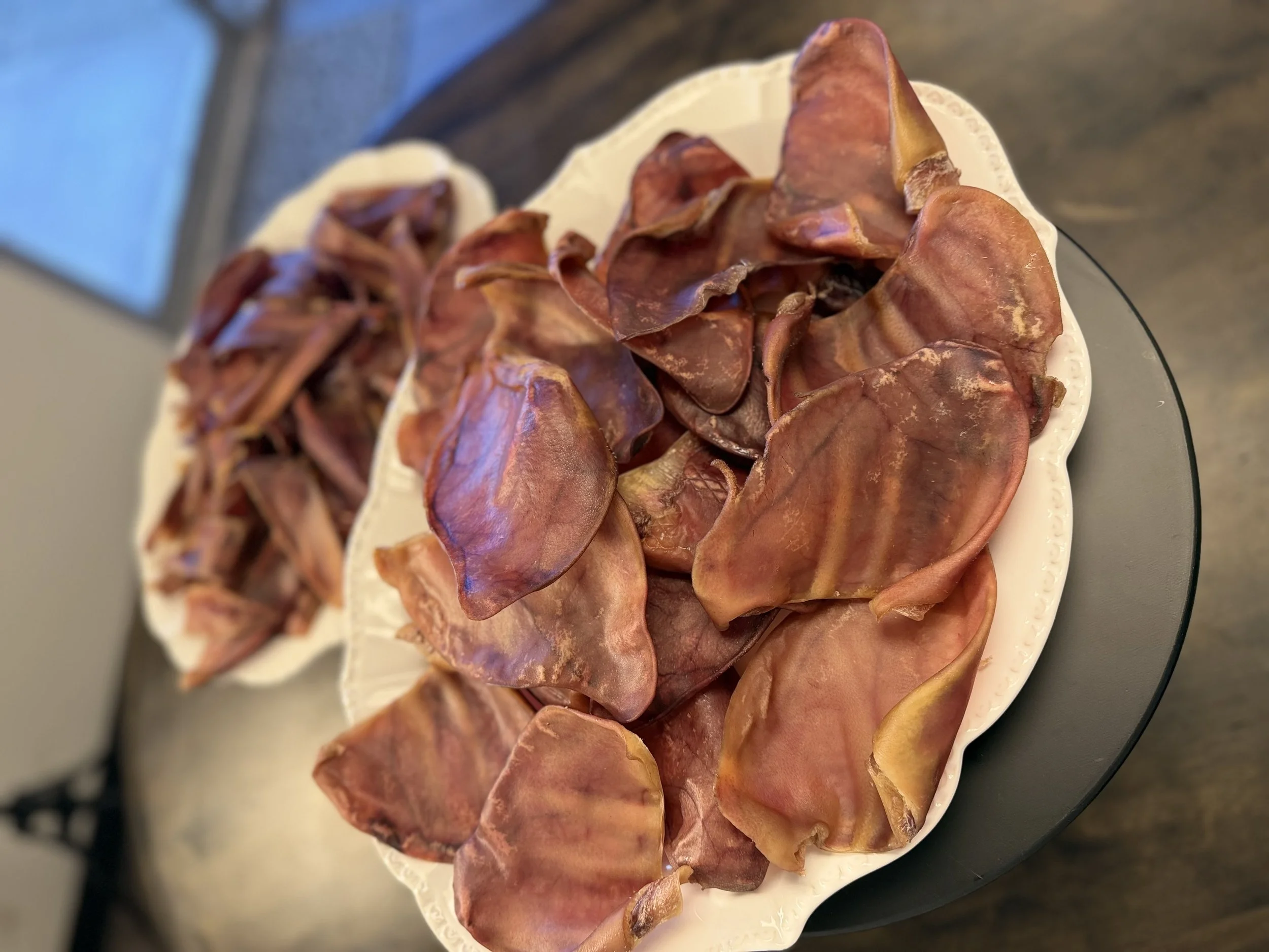 Dehydrated pork ear dog chew with natural cartilage and texture