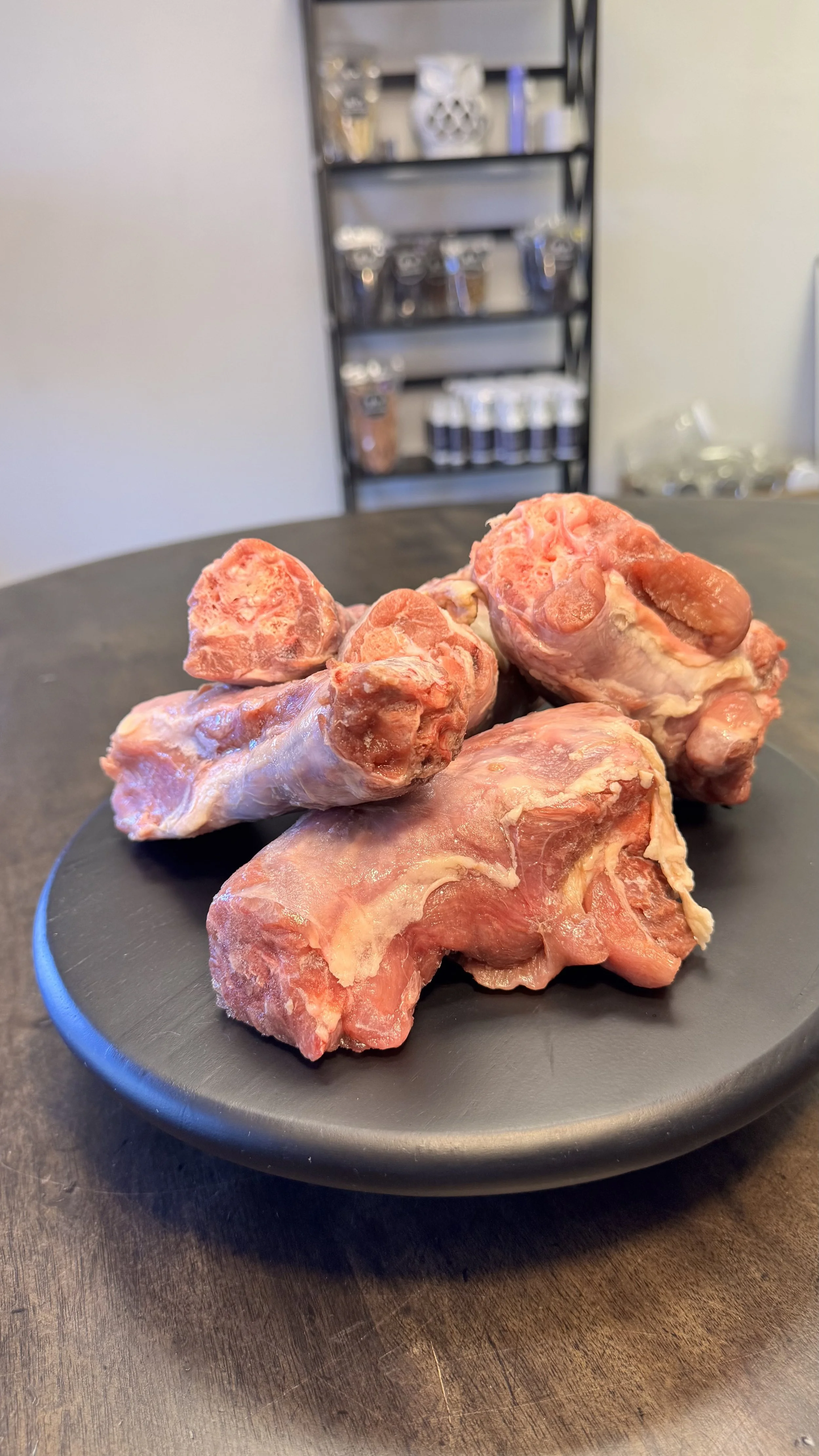 Raw turkey necks – high protein pet treat for dogs and cats
