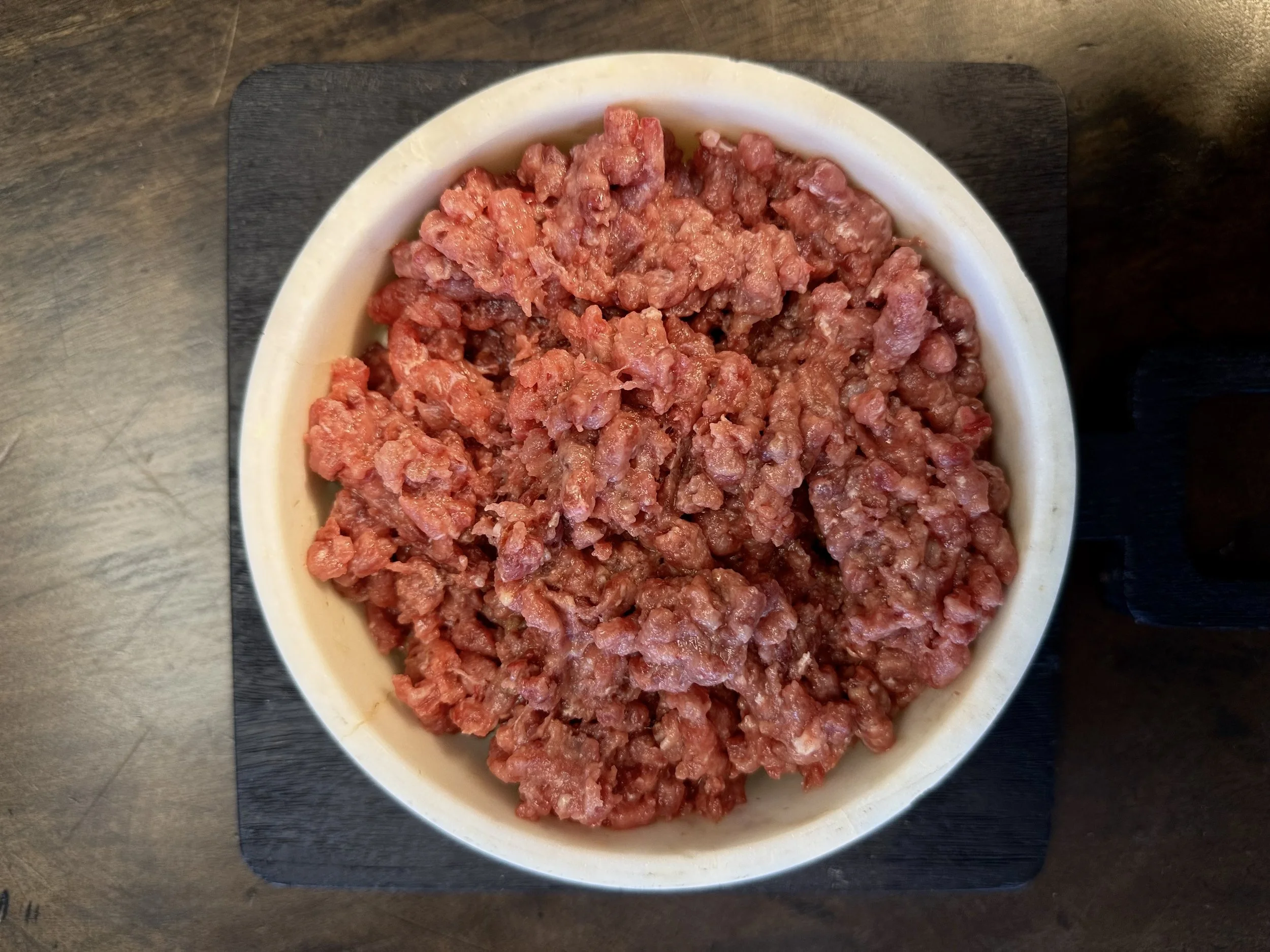 Cœur Beef Blend raw pet food made with boneless grass-fed beef and 10% heart, designed for species-appropriate nutrition and whole muscle support