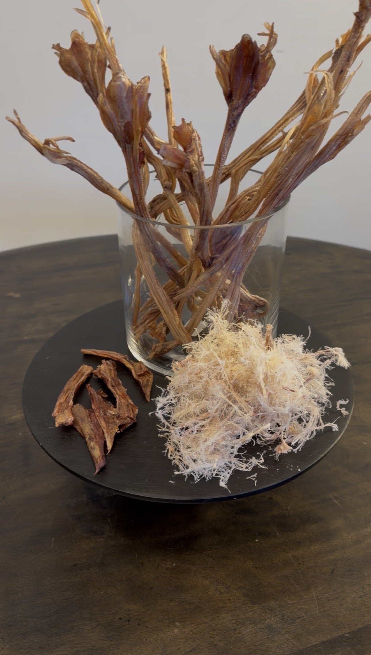 Single ingredient emu pet treat with light airy crunchy texture