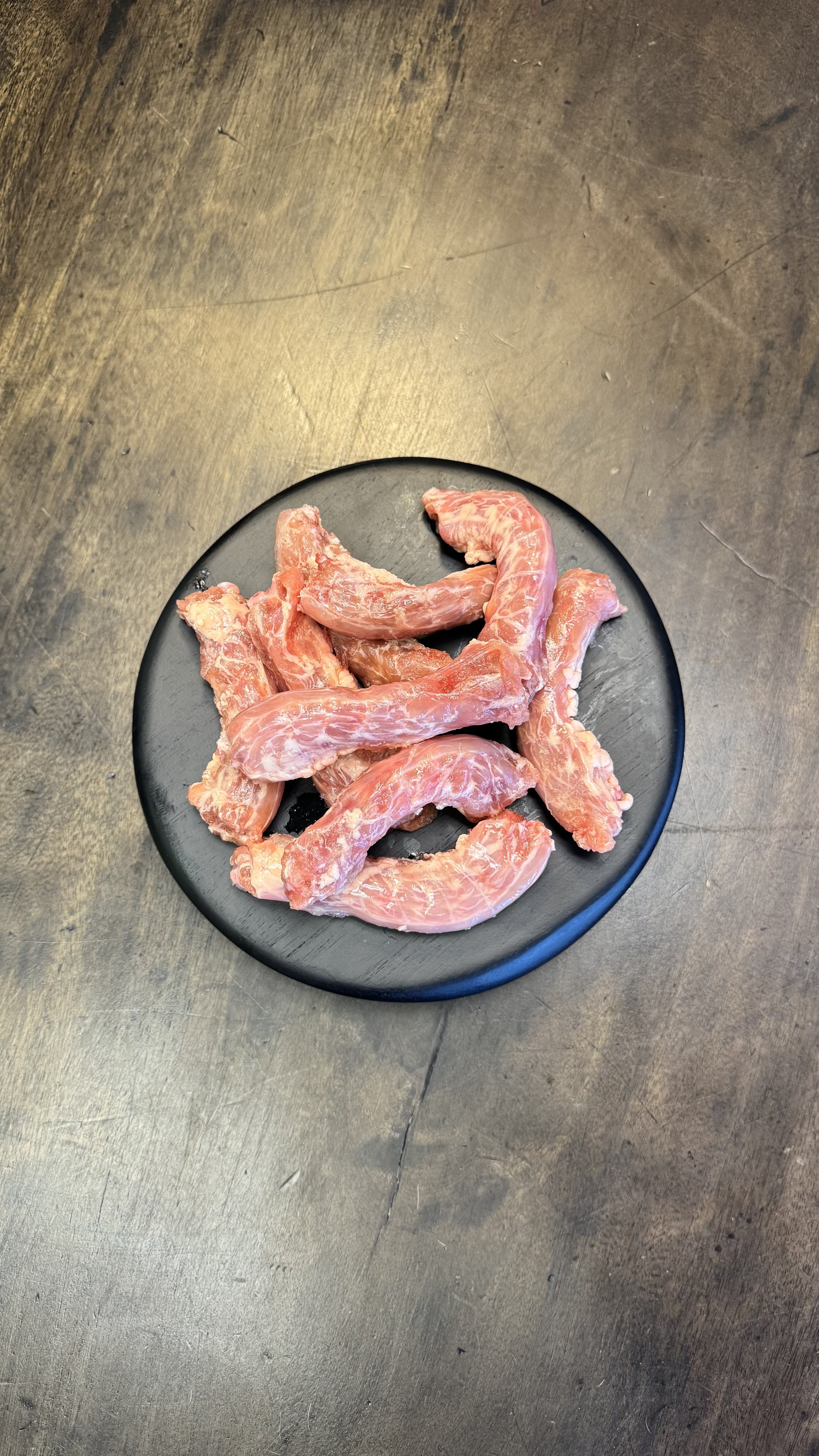 Whole raw chicken necks – biologically appropriate raw meaty bones for dogs and cats
