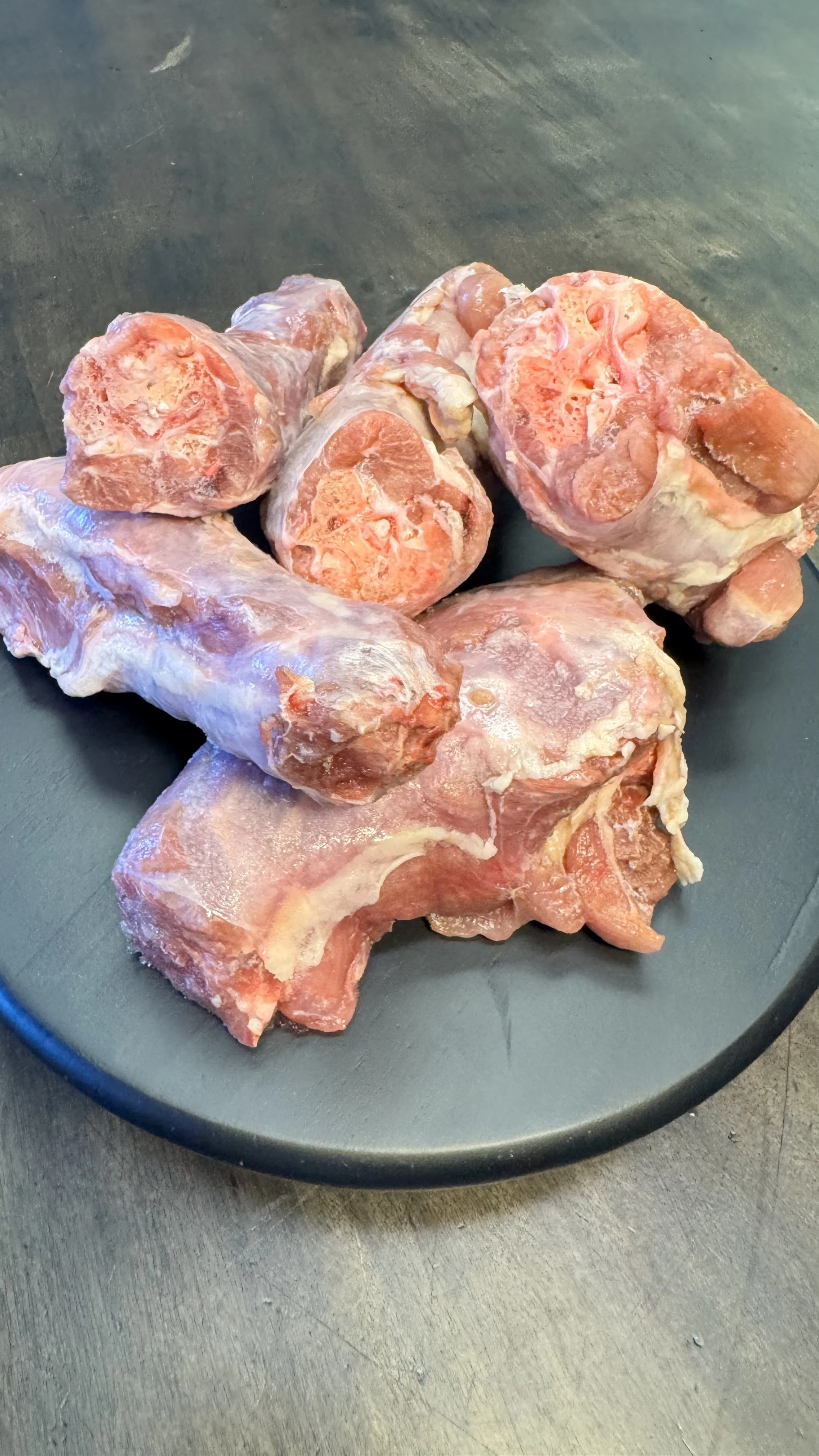 Raw turkey necks for dogs and cats – natural raw meaty bones dog treat