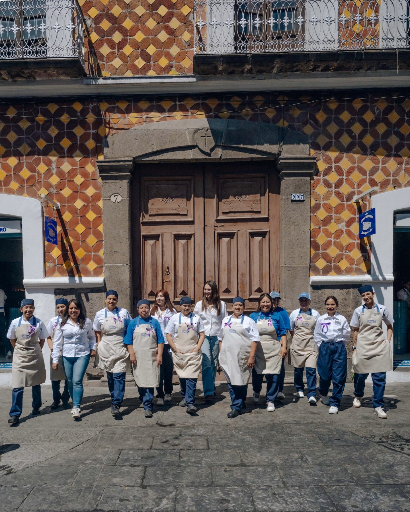 Hoy reconocemos a las mujeres que forman parte de este equipo: en cocina, en barra y en cada rinc&oacute;n de El G&uuml;ero Marinero. Su trabajo, su fuerza y su manera de estar hacen que este lugar sea lo que es.