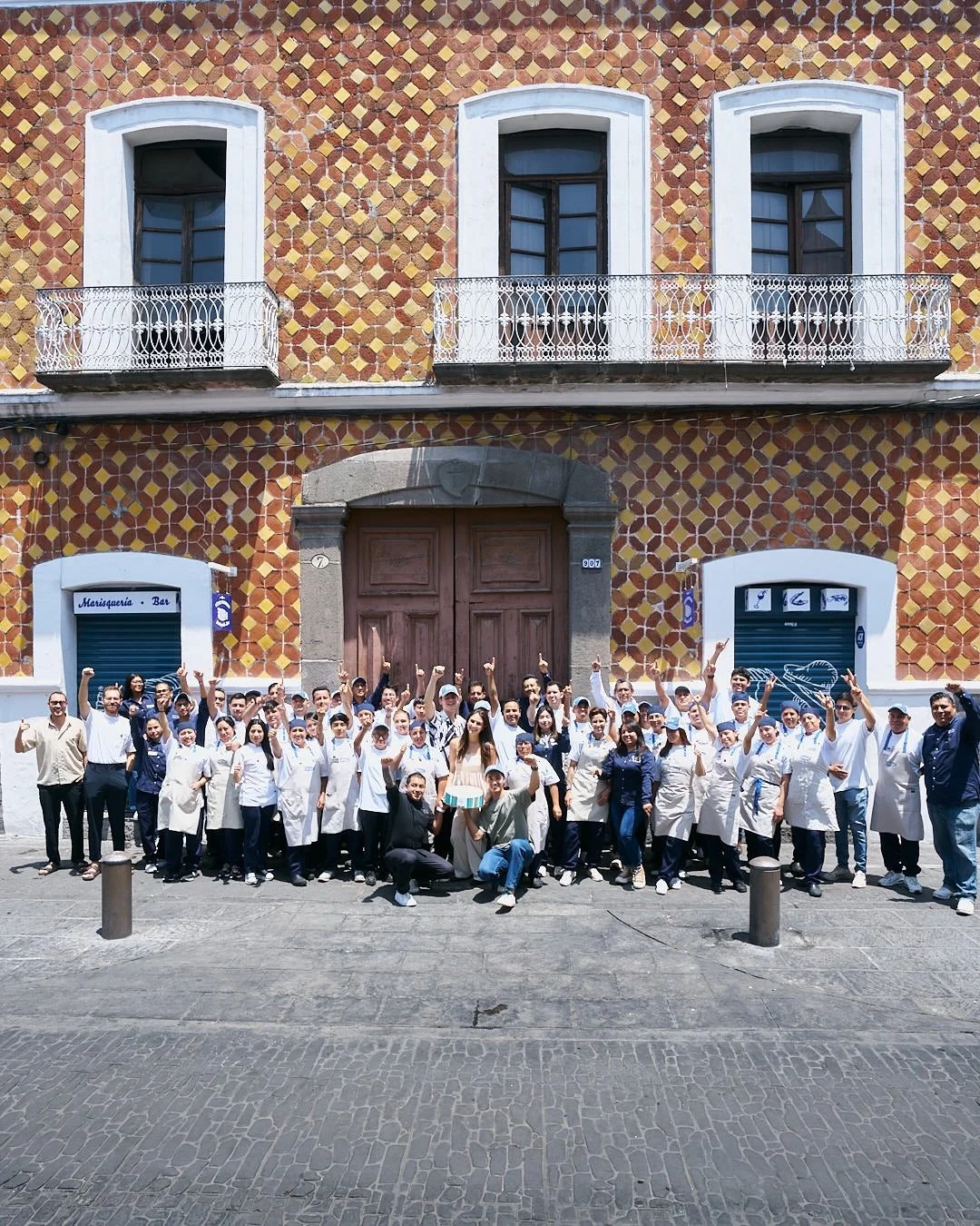 Celebramos nuestro reconocimiento Bib Gourmand Michelin con quienes lo hacen posible todos los d&iacute;as.
Gracias por su preferencia.