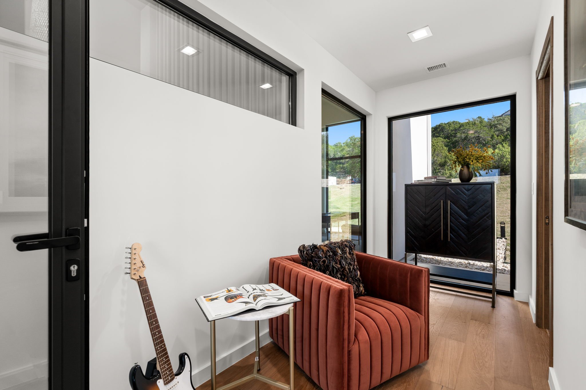 17-web-or-mls-2714 Lakehurst Rd-37.jpg