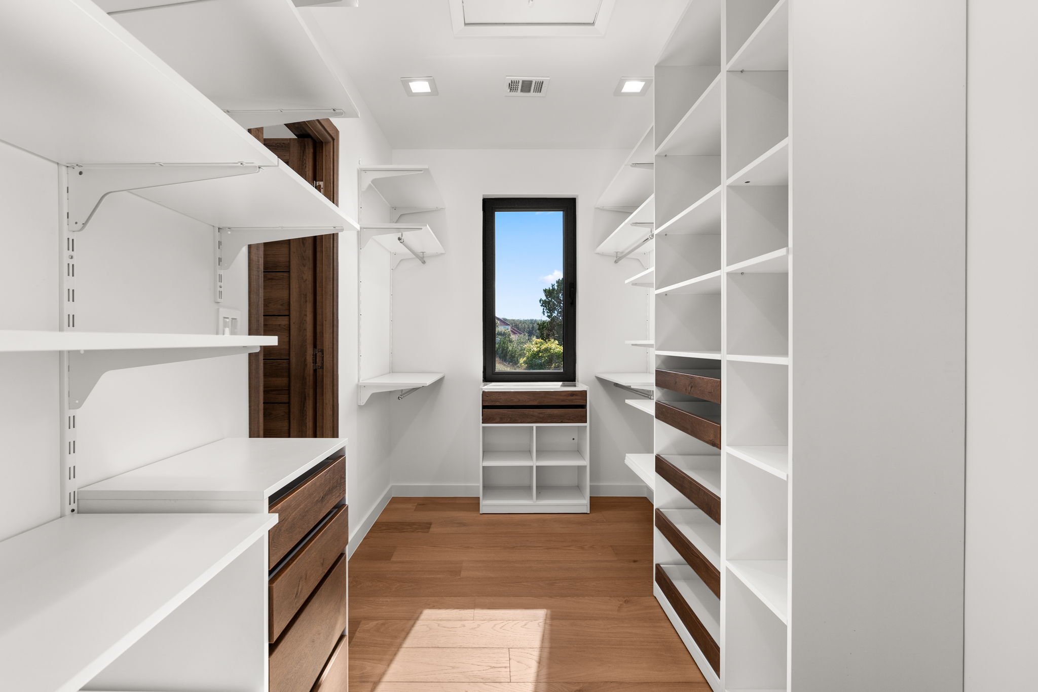 22-web-or-mls-2714 Lakehurst Rd-42.jpg