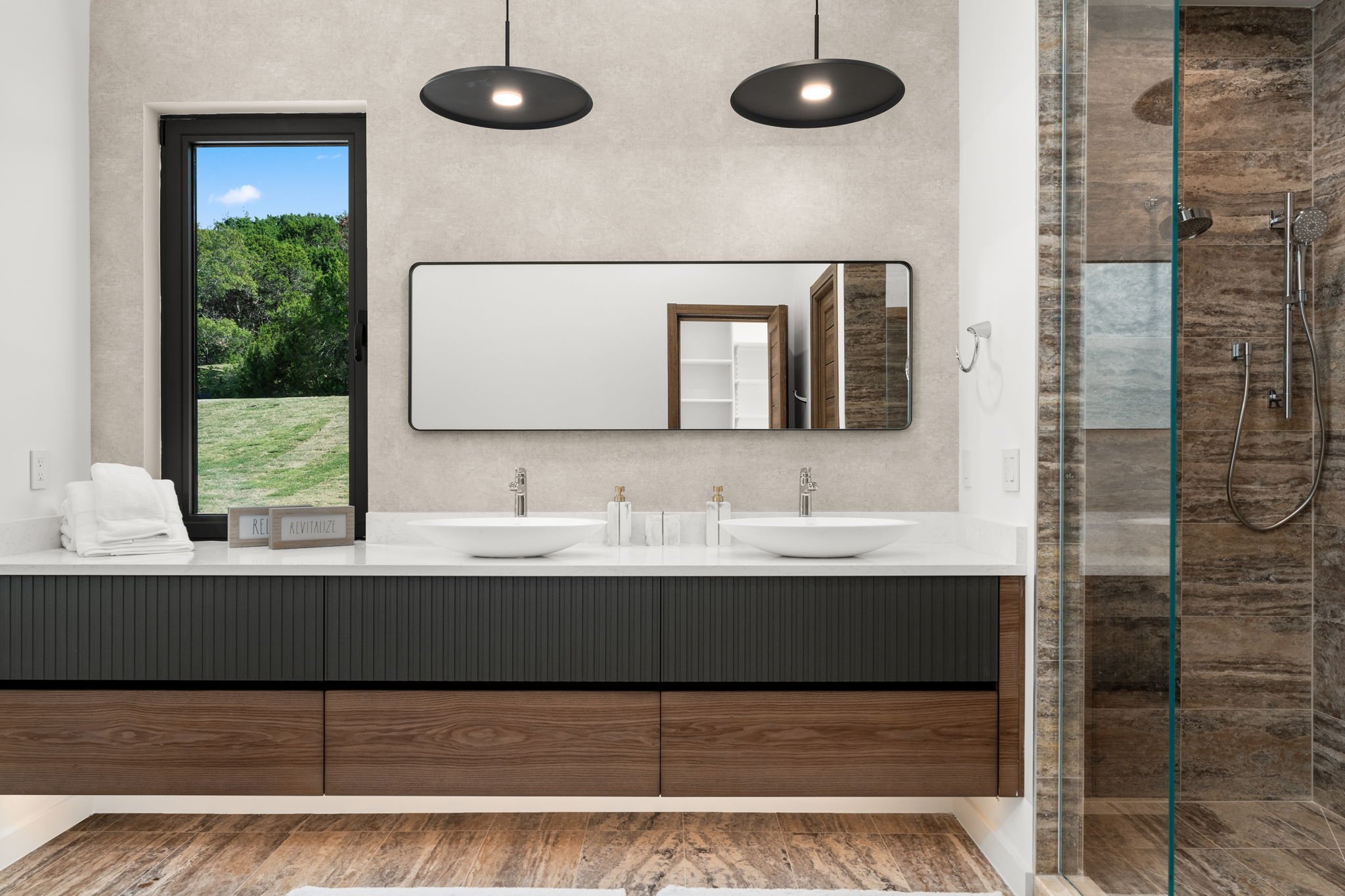 19-web-or-mls-2714 Lakehurst Rd-40.jpg